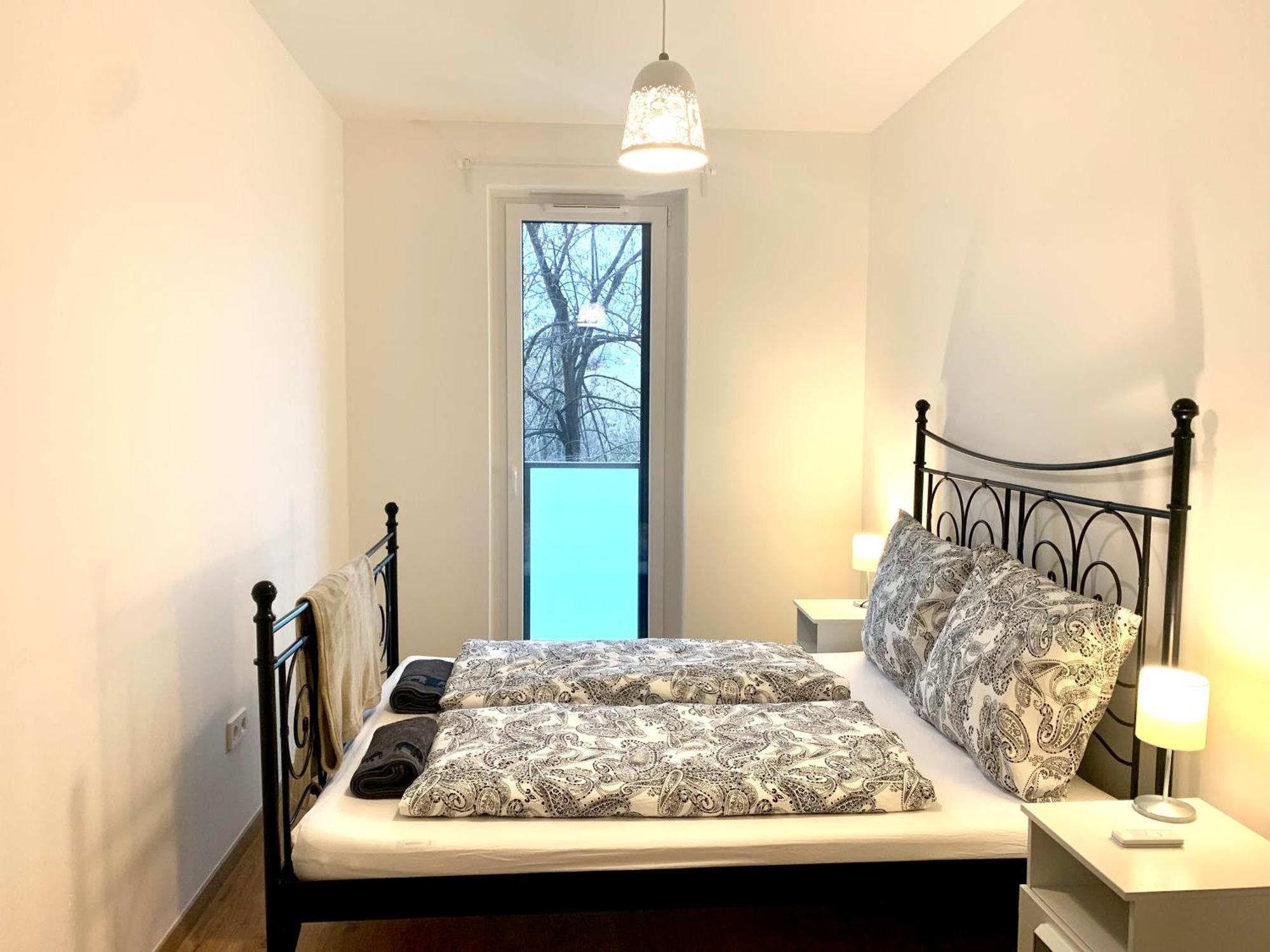 Westside - Modern & Peaceful - Free Garage! Apartamento