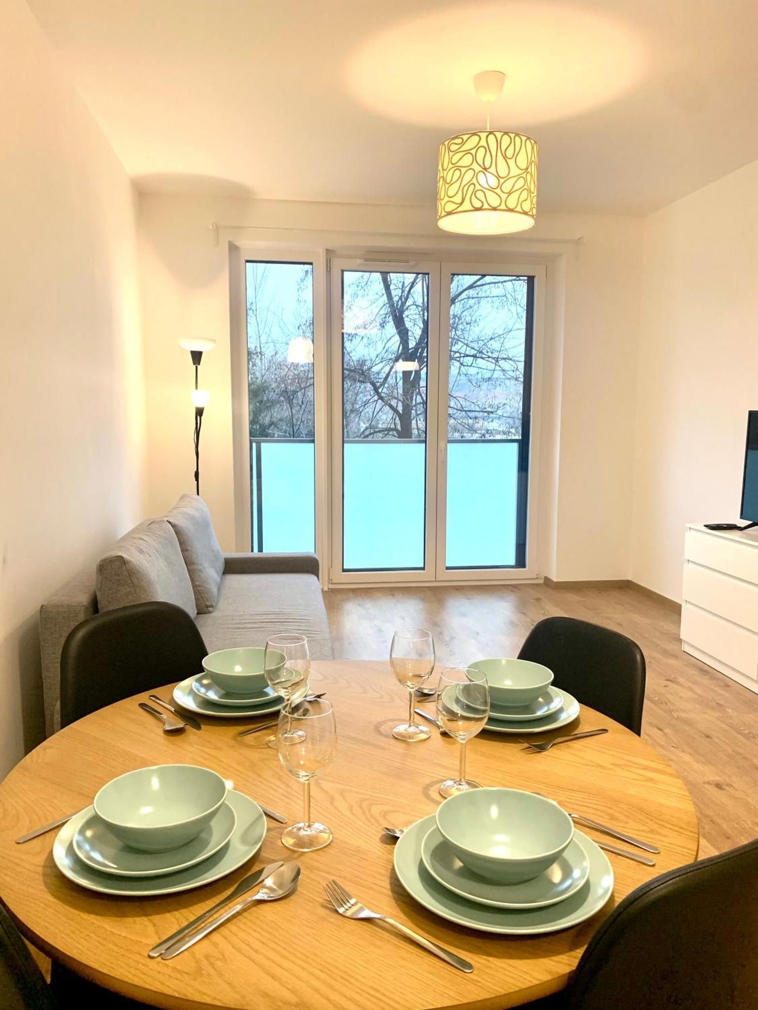 Westside - Modern & Peaceful - Free Garage! Apartamento