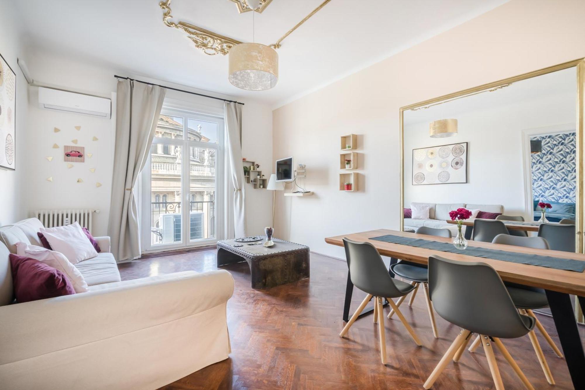 Amora Homes Luxury Basilica Breathless View-need Reservation For Free Parking * Budapest