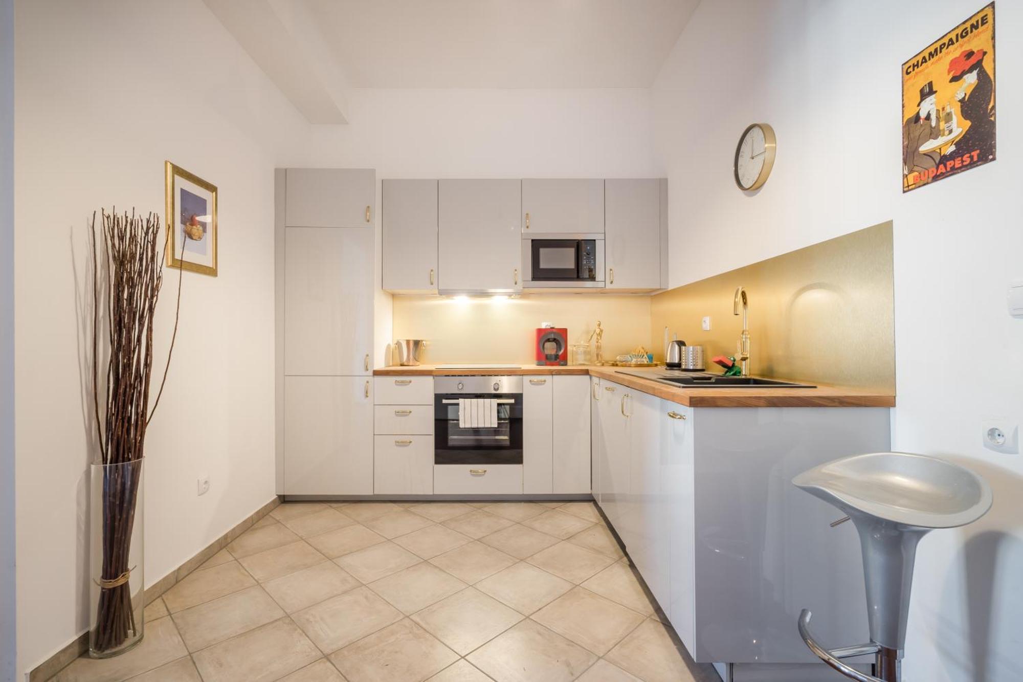 Amora Homes Luxury Basilica Breathless View-need Reservation For Free Parking Budapest