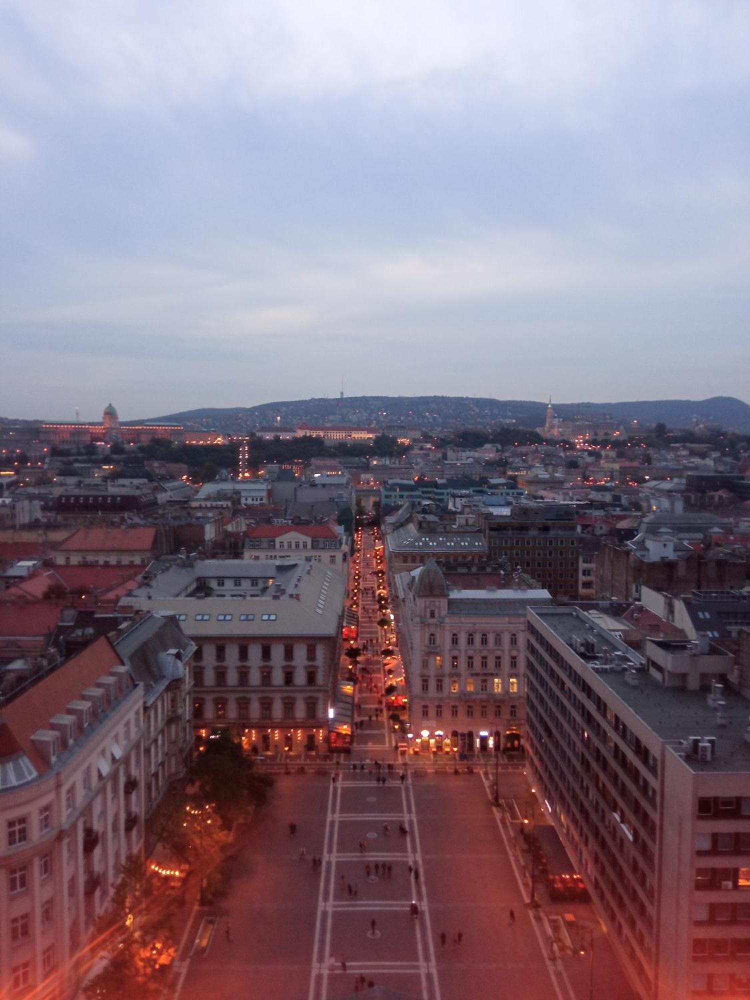 Free Parking, Balcony, Near To Park Habitación en casa particular *