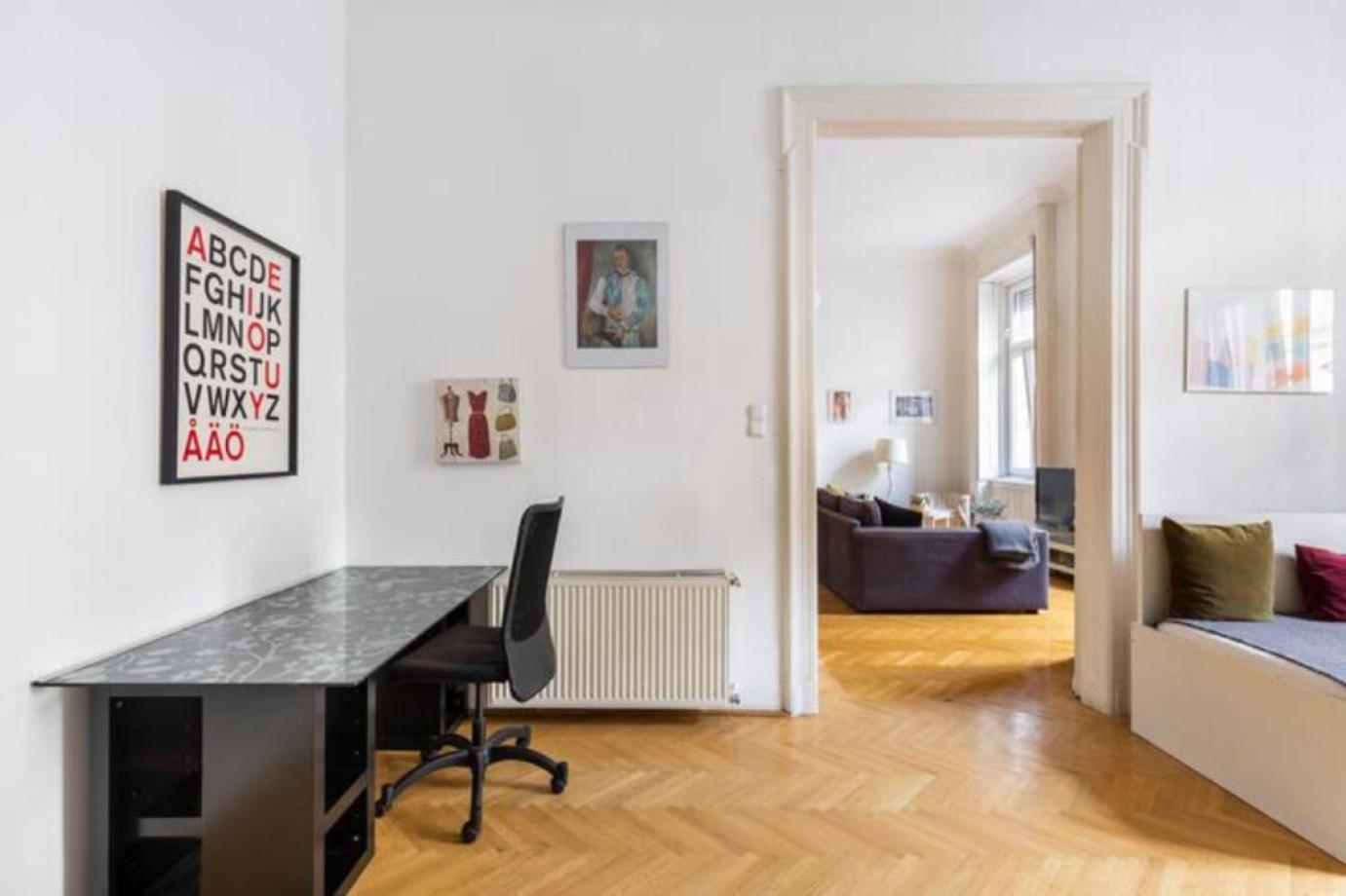 Bourgeois Elegance In The Heart Of Apartment *