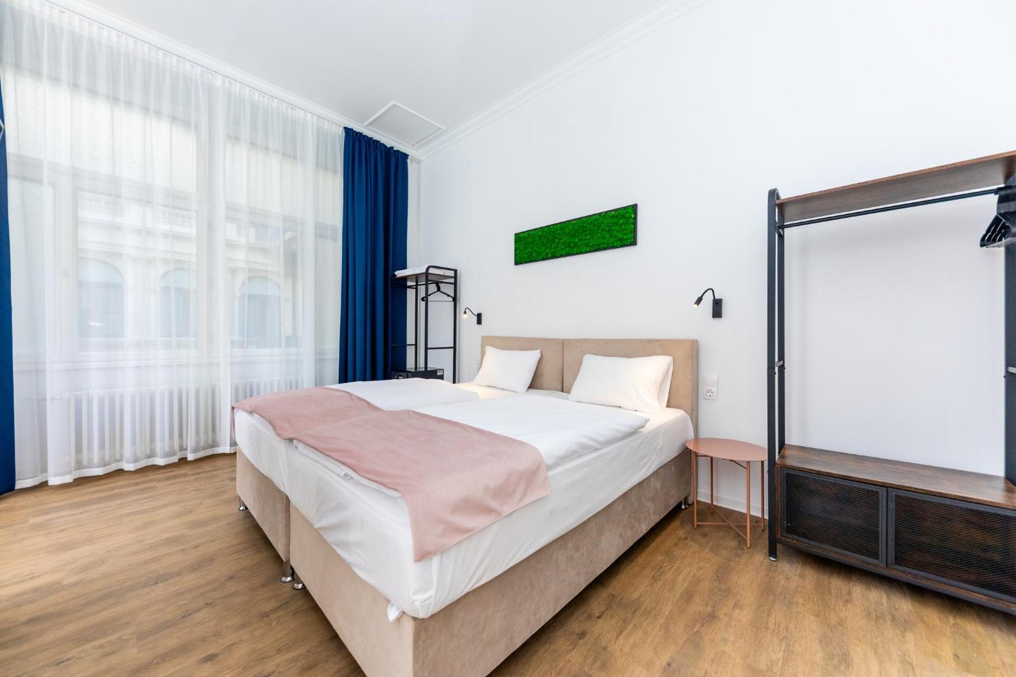 Adagio Downtown Hotel 3*