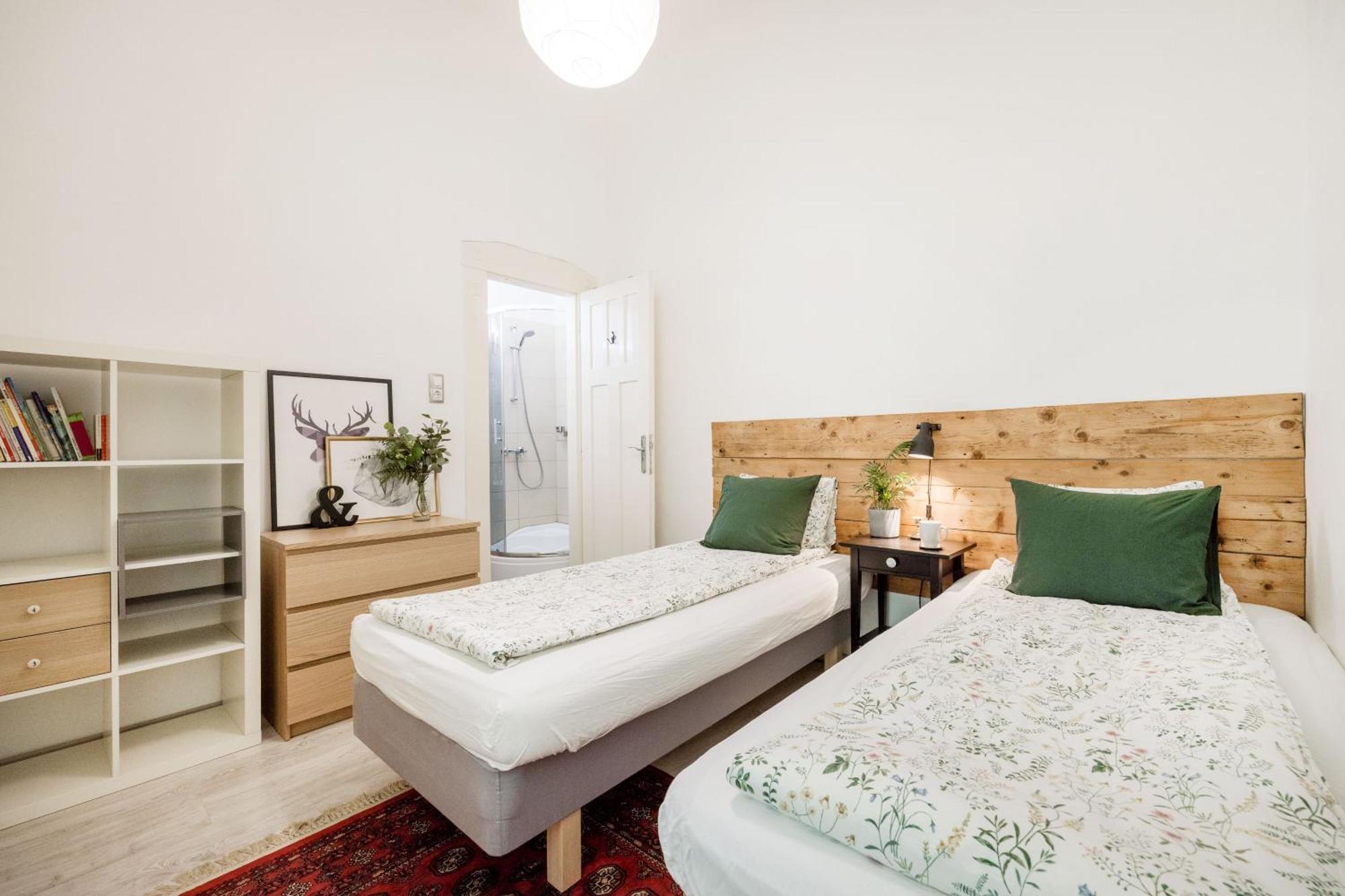 Charming And Unique With Balcony By The Great Synagogue *