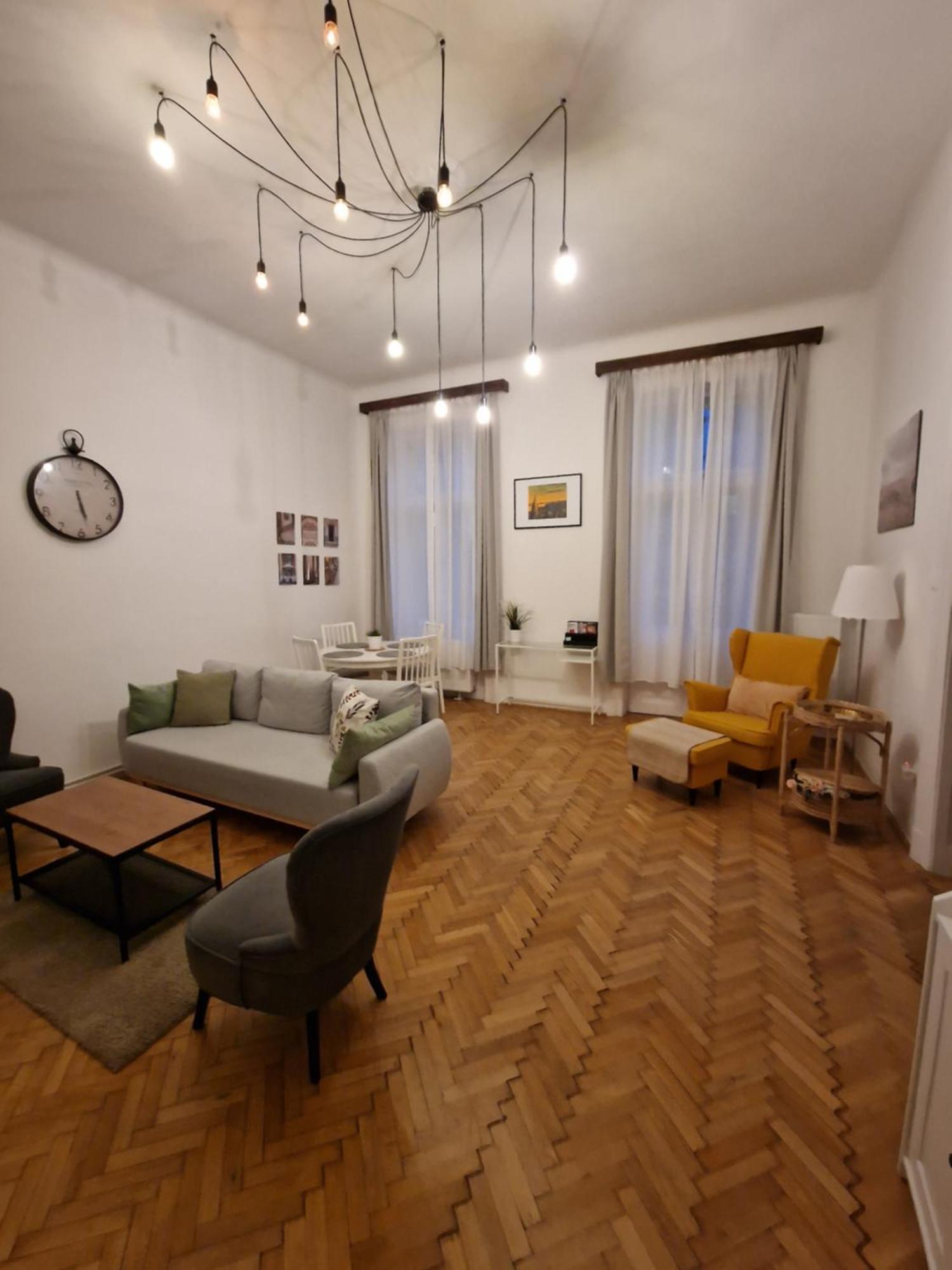 Terrace Vuvu - With Balcony In The Heart Of Apartment