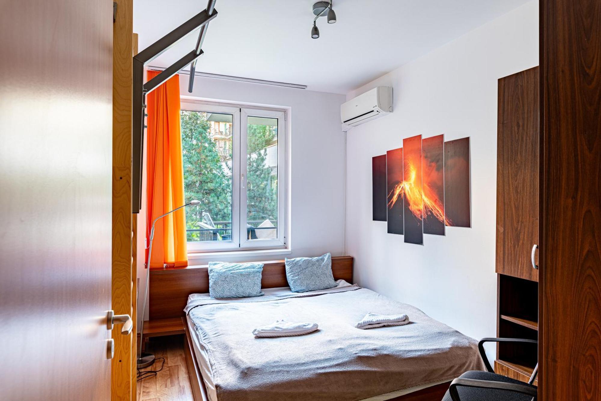 Zoe Apartment