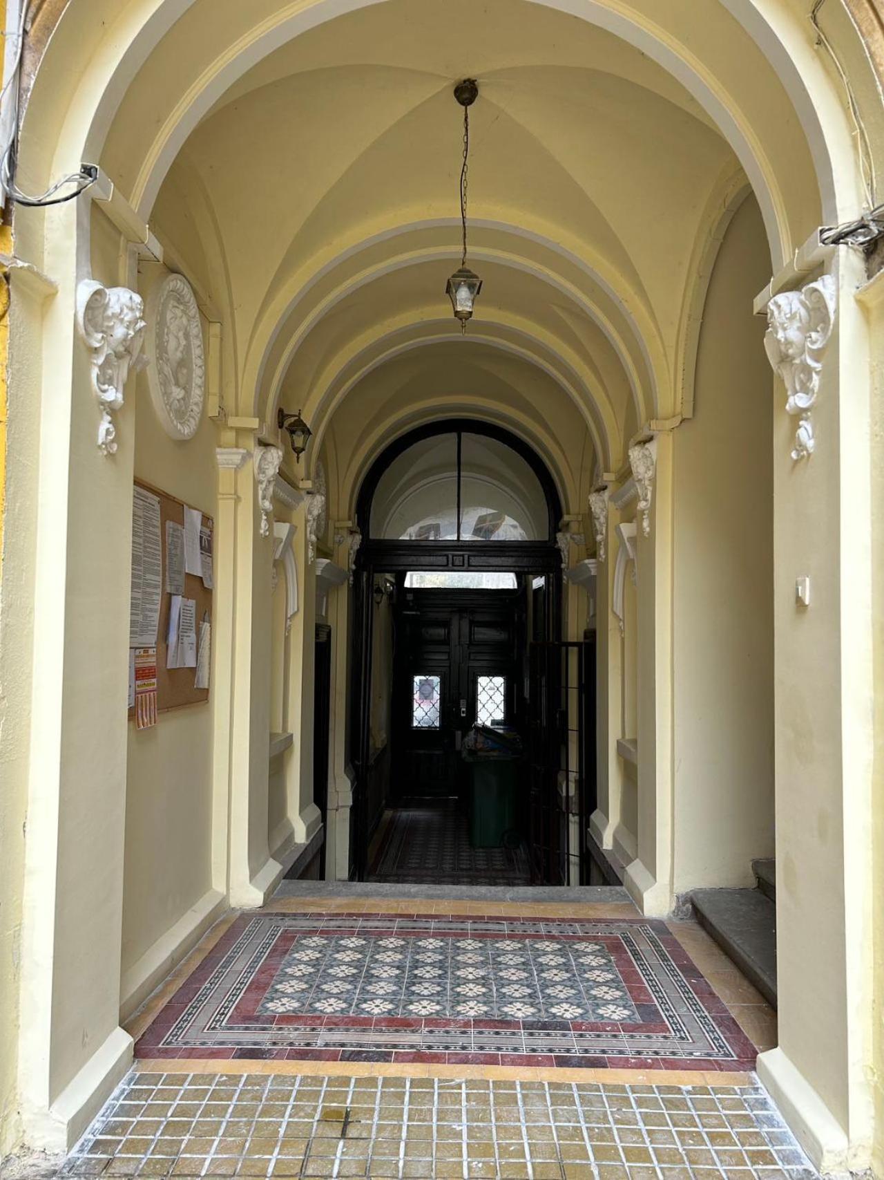 No. 11 With 2 Bathrooms Next To Railway Station Lejlighed