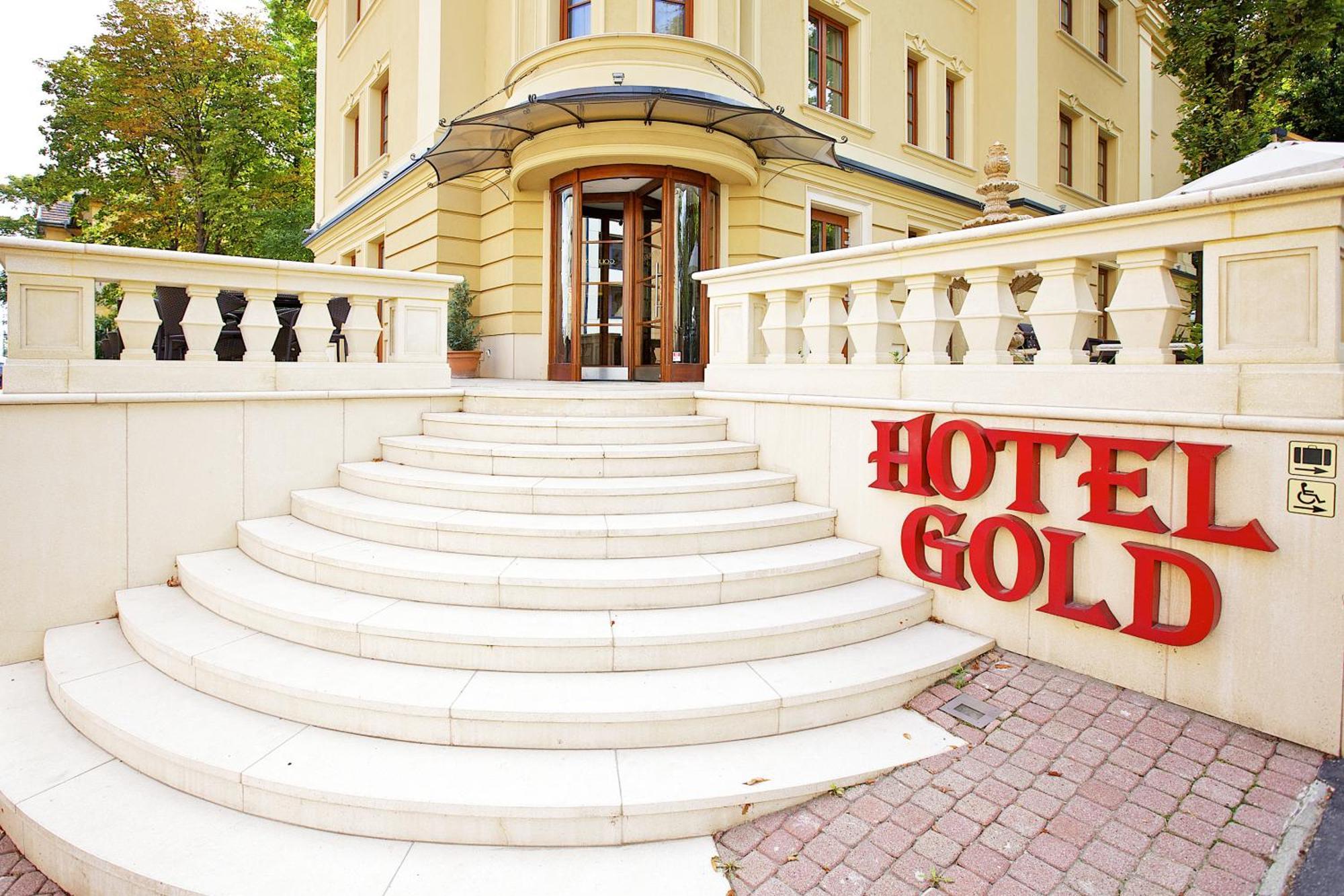 Gold * Budapest