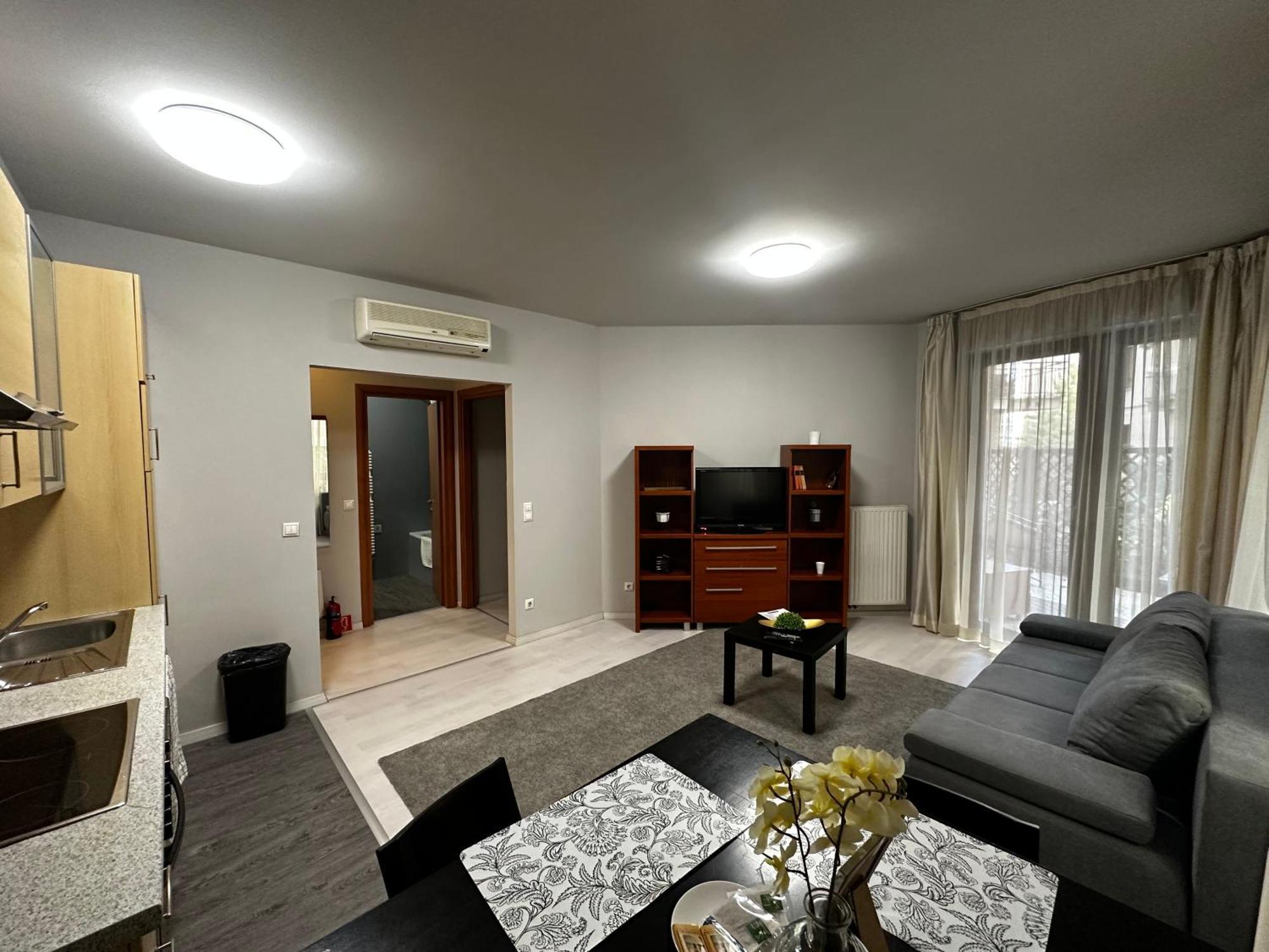 King Apartment *