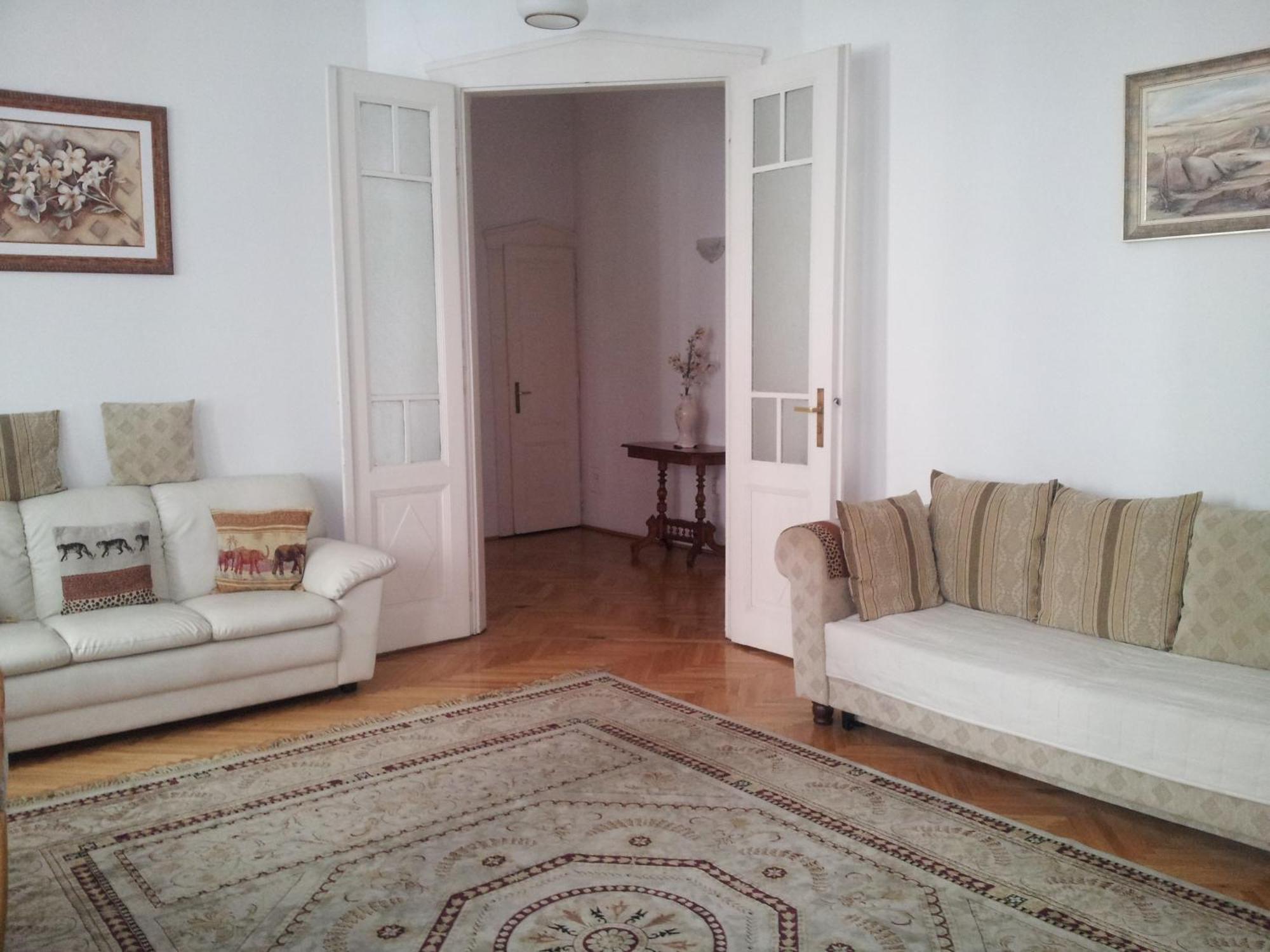 Elegance In The Heart Apartment Budapest