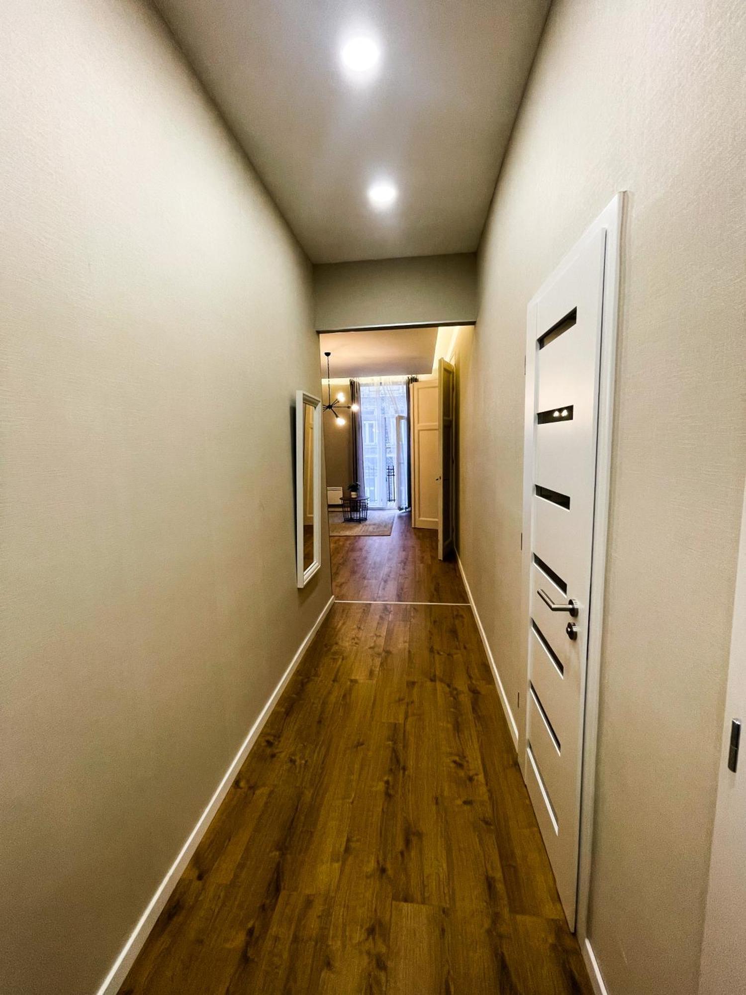 Center 2, Cozy And Modern 2br In The Center * Boedapest