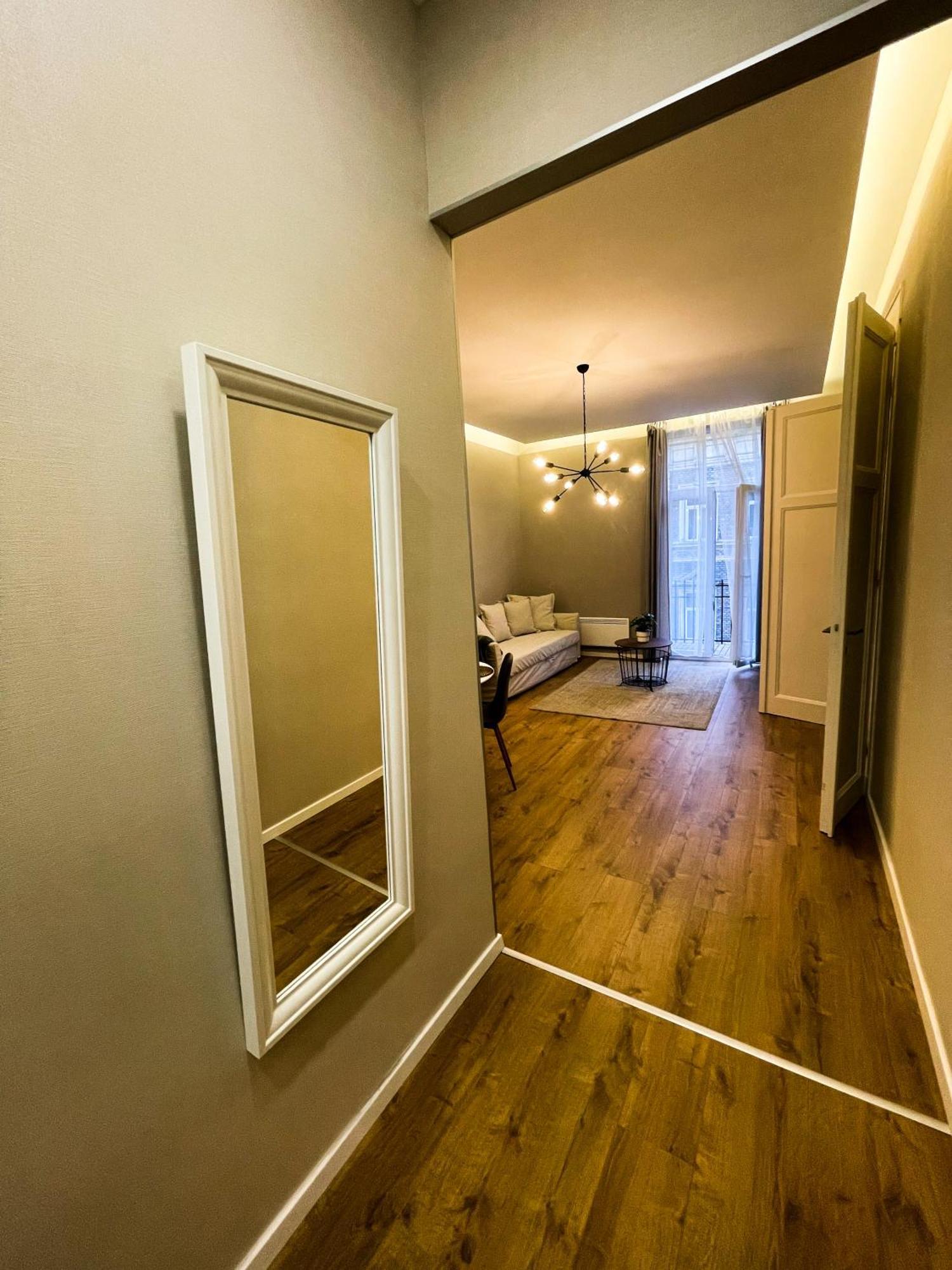 Center 2, Cozy And Modern 2br In The Center Apartmán