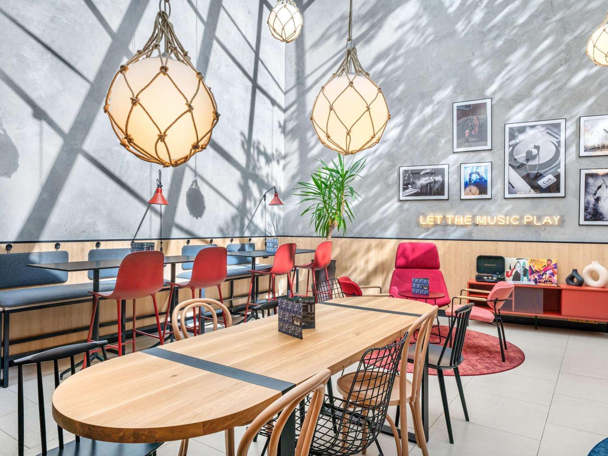 Ibis Centrum Hotel 3*