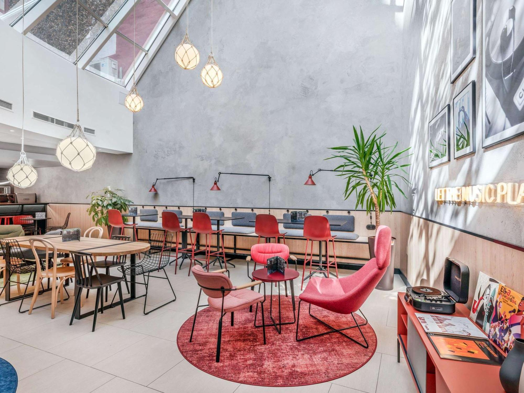 Ibis Centrum Hotel 3*