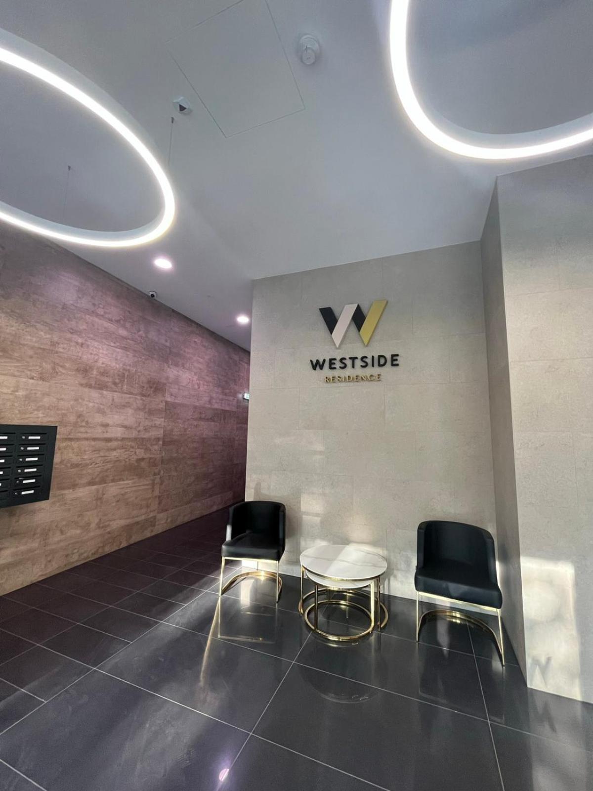 Westside By Urbanrent *