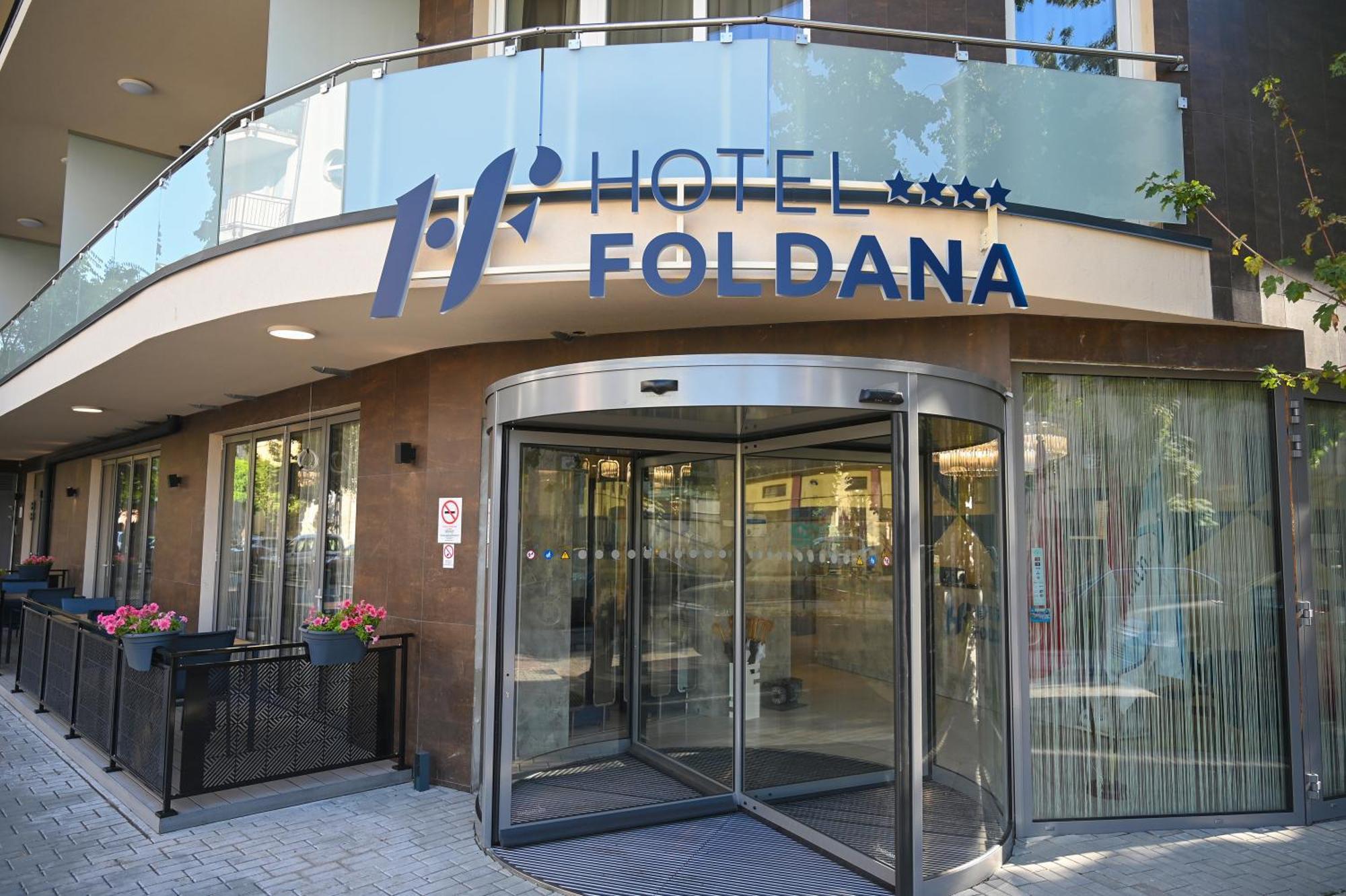 Foldana 4*