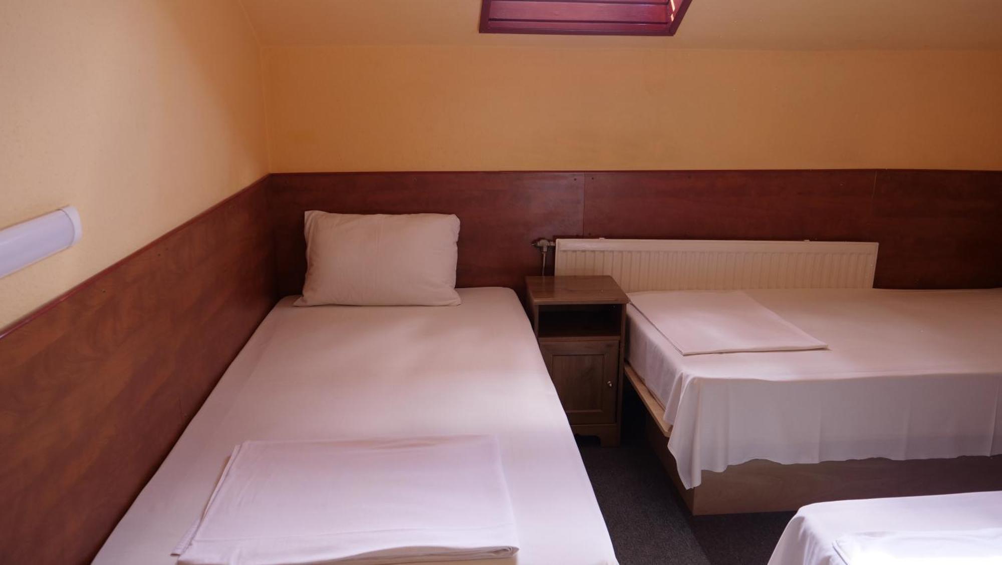 Attila Hotel 2*