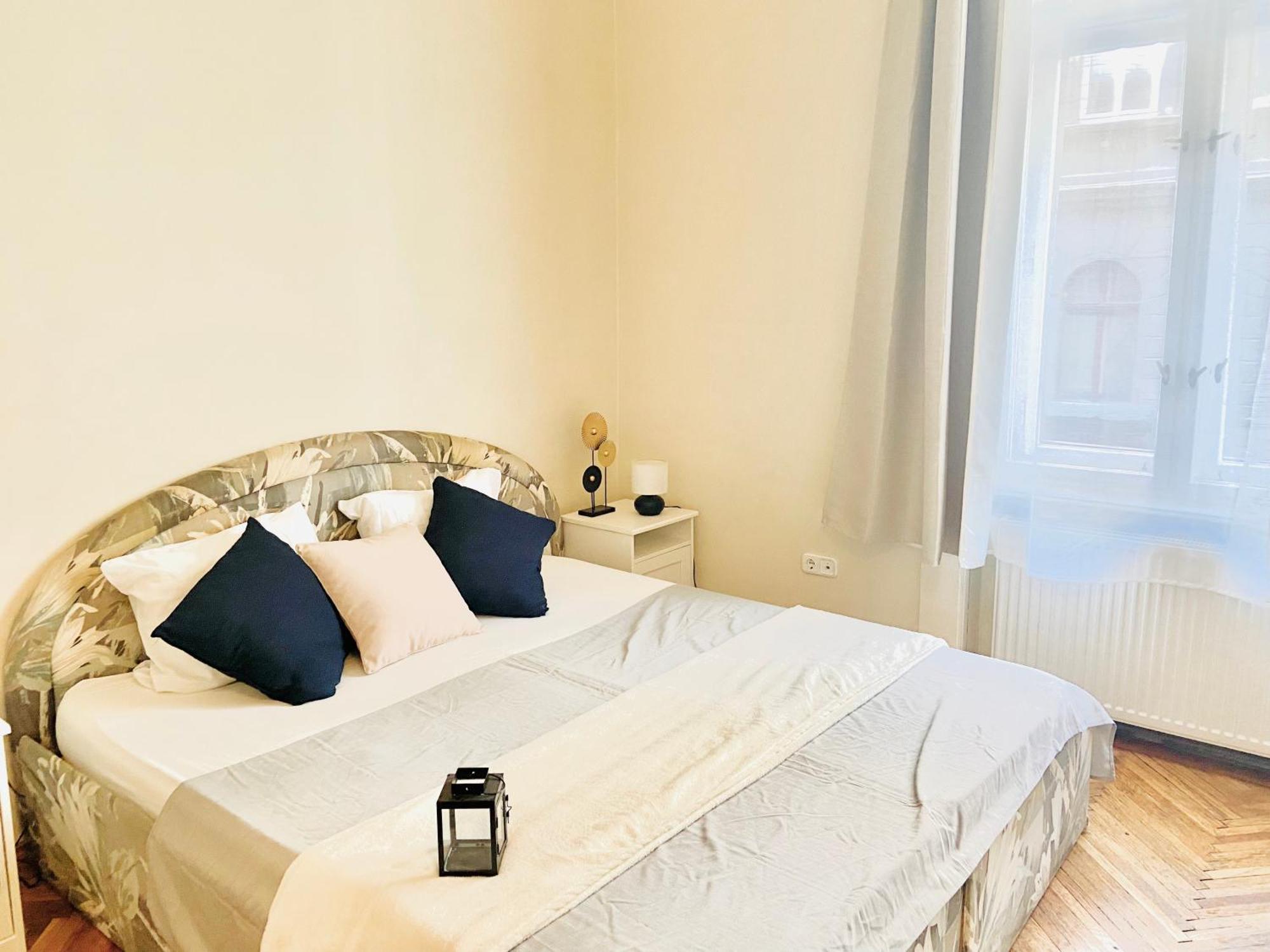 Hogyes Endre Apartment *