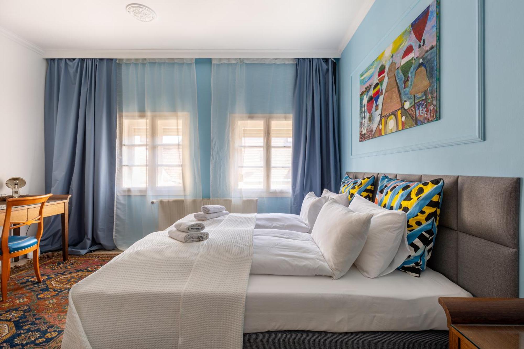 Huge & Stylish In The Center For Up To 20 People * Budapest