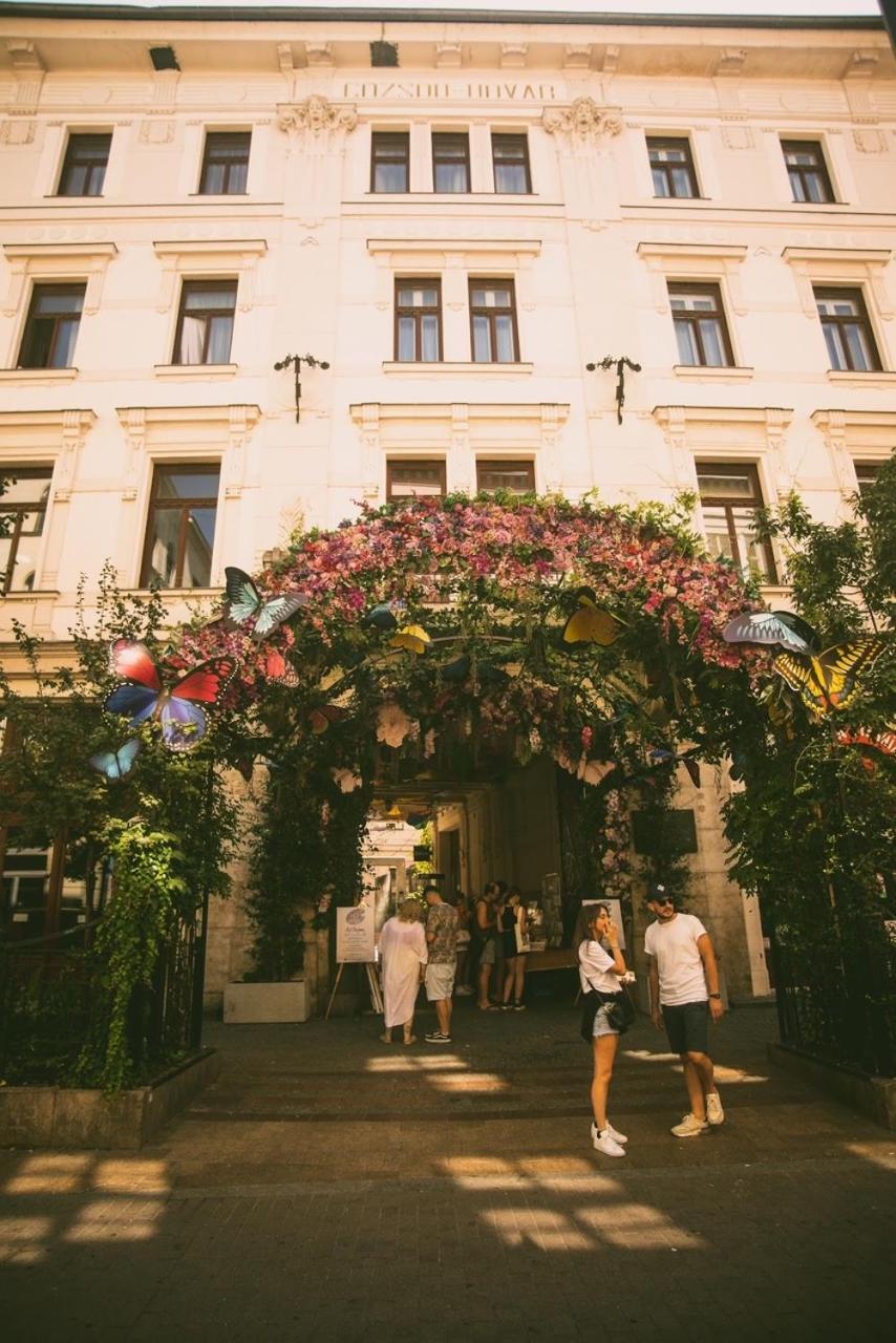 Apartment & Spacious Near Gozsdu Court, Quiet With Ac Budapest
