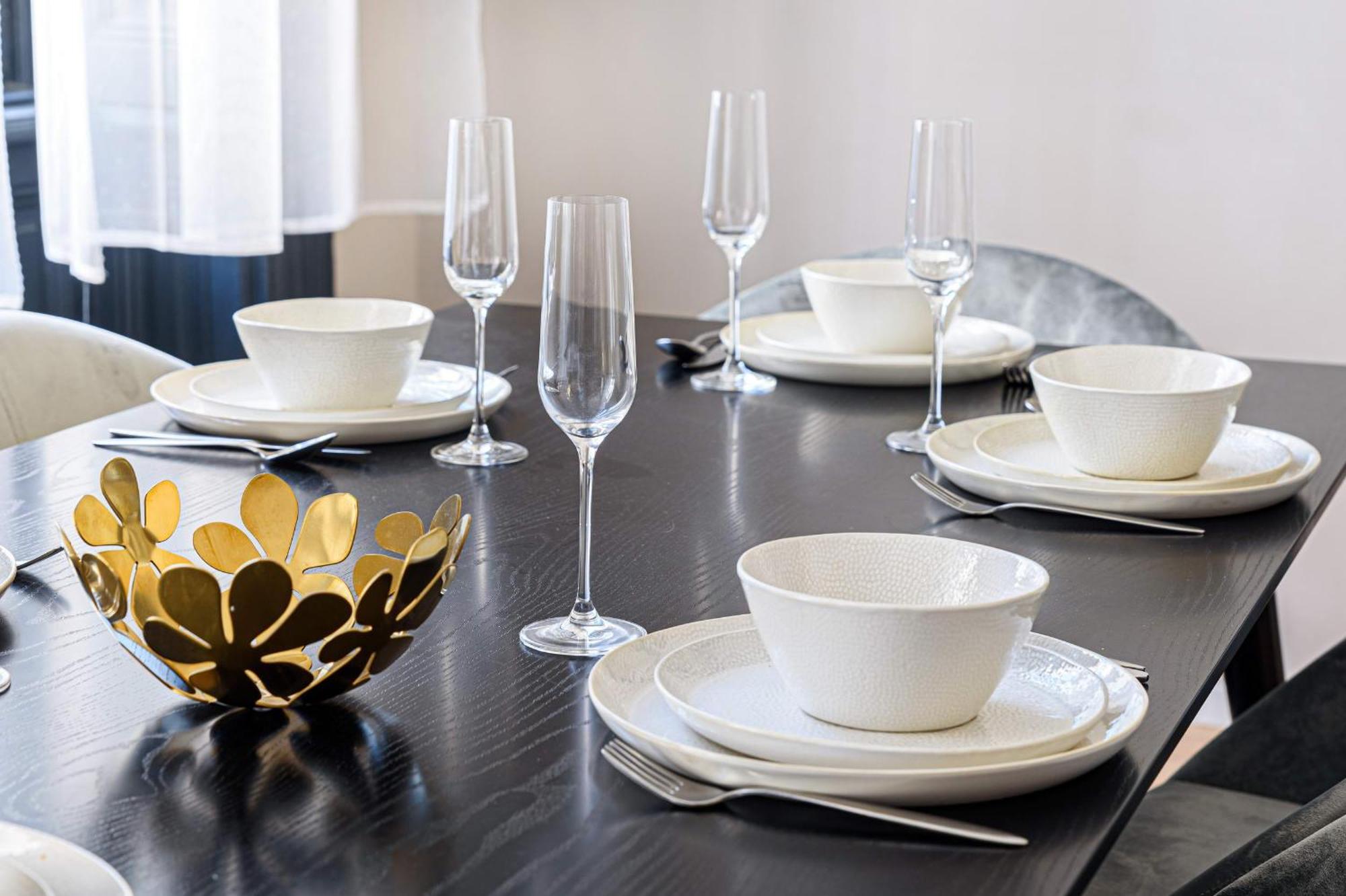 Apartment Luxurious & Spacious In The Kertesz Street