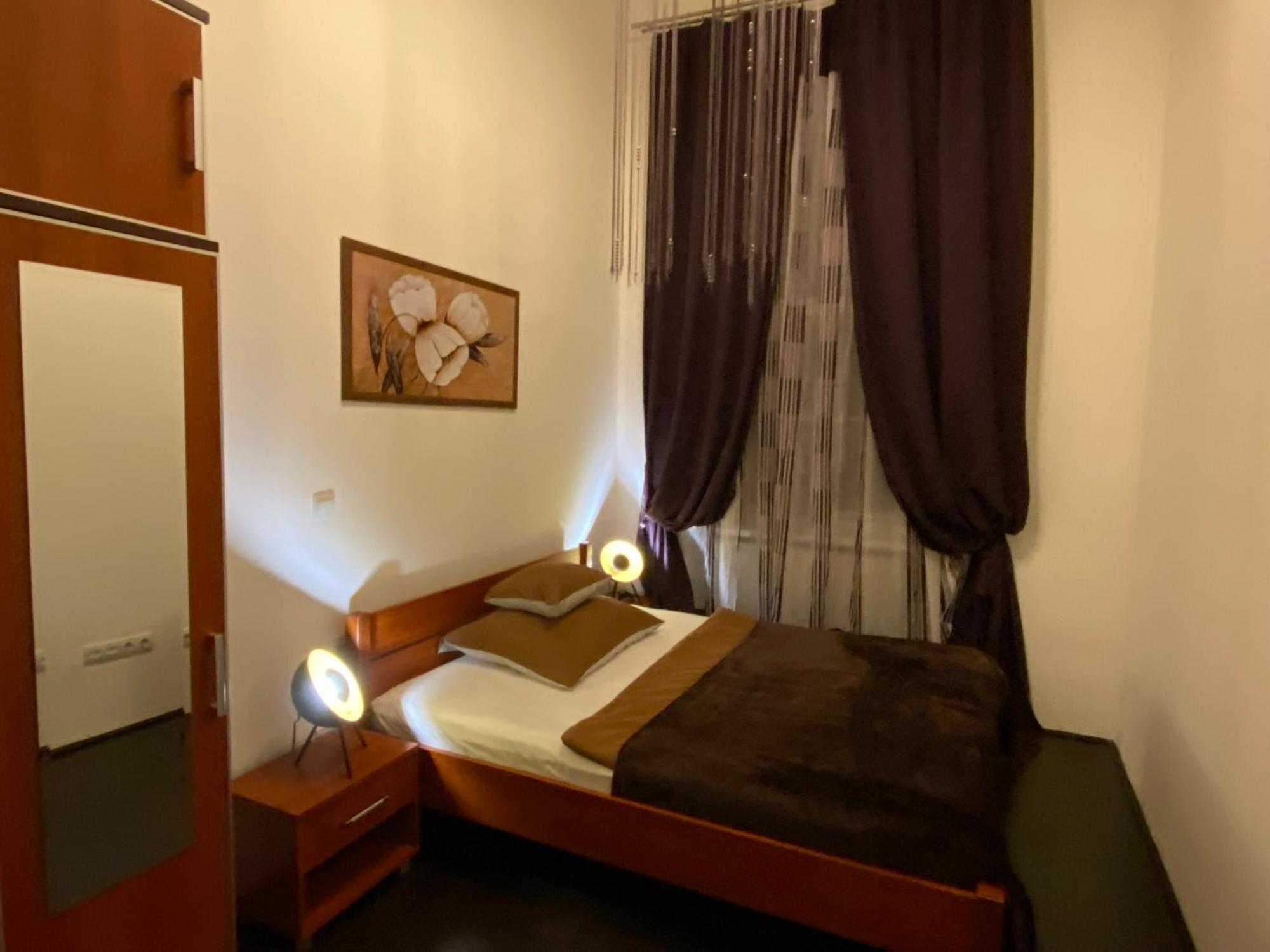 Location In The Heart Of The City, 2 Bedrooms, 2 Bathrooms Boedapest