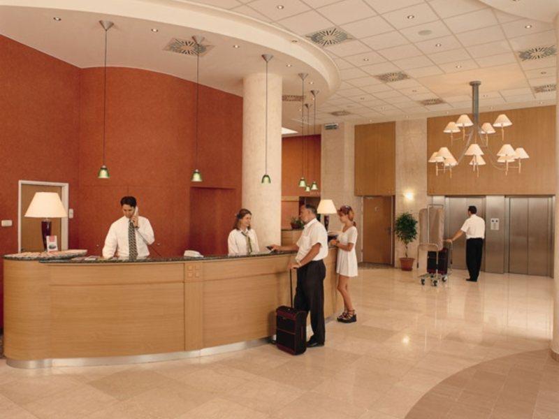 Ibis Styles Center 3*
