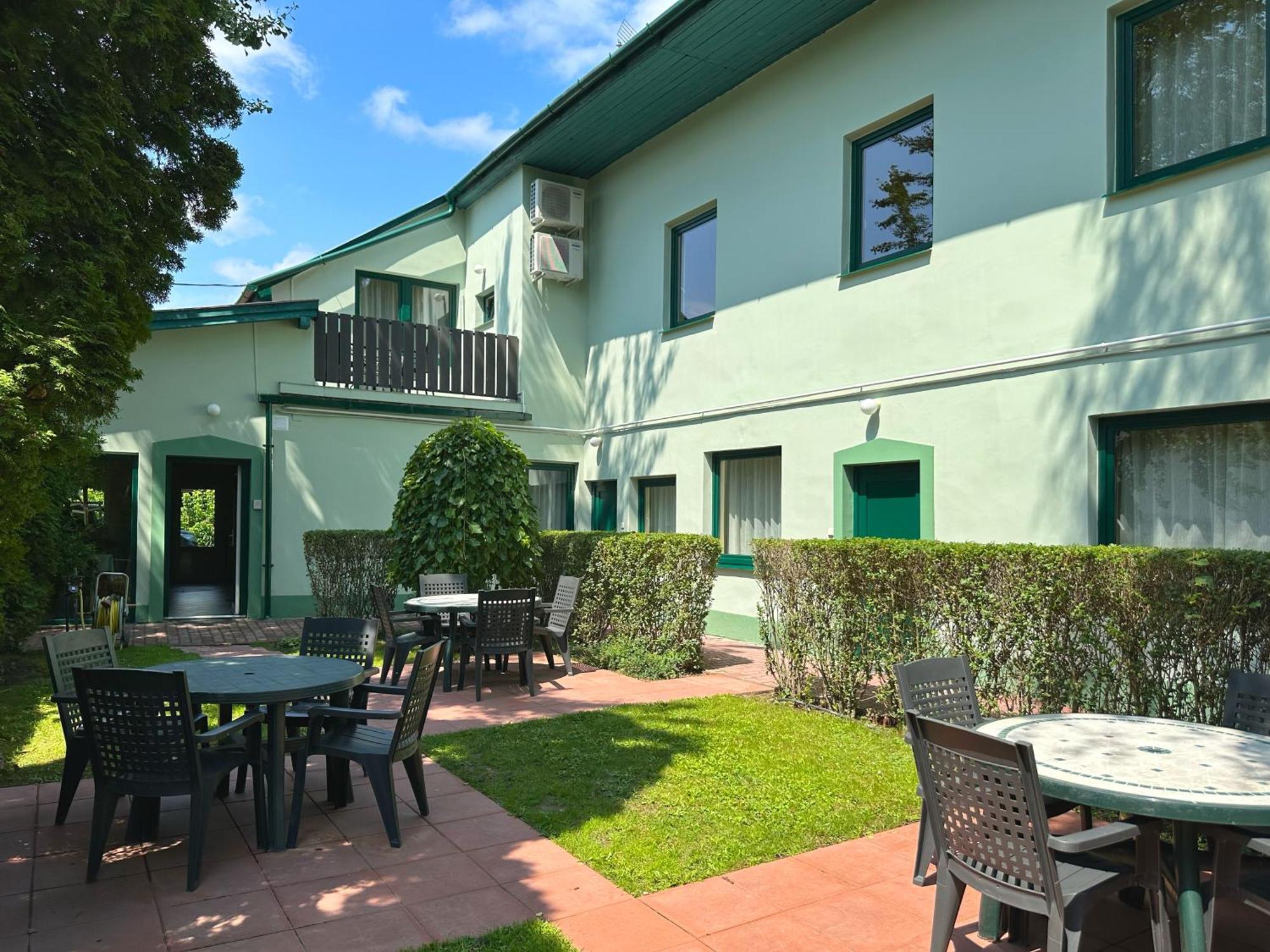Gasthuis Irisz Panzio 3*