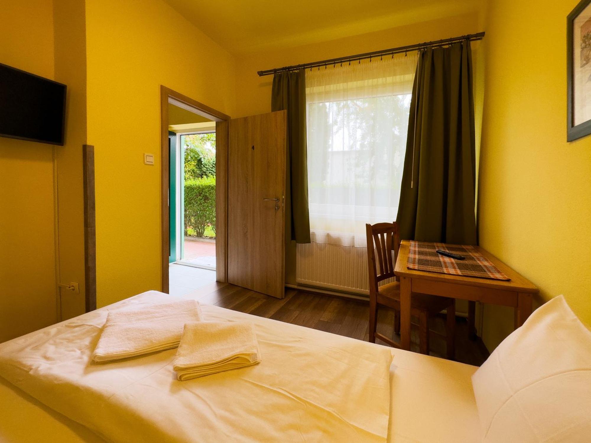 Gasthuis Irisz Panzio 3*
