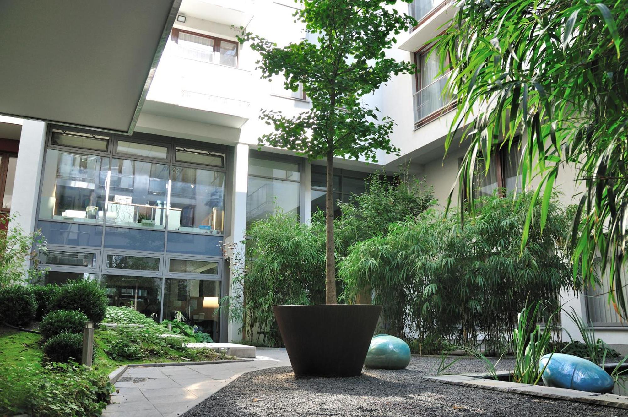 Urban Oasis With Free Parking Apartment