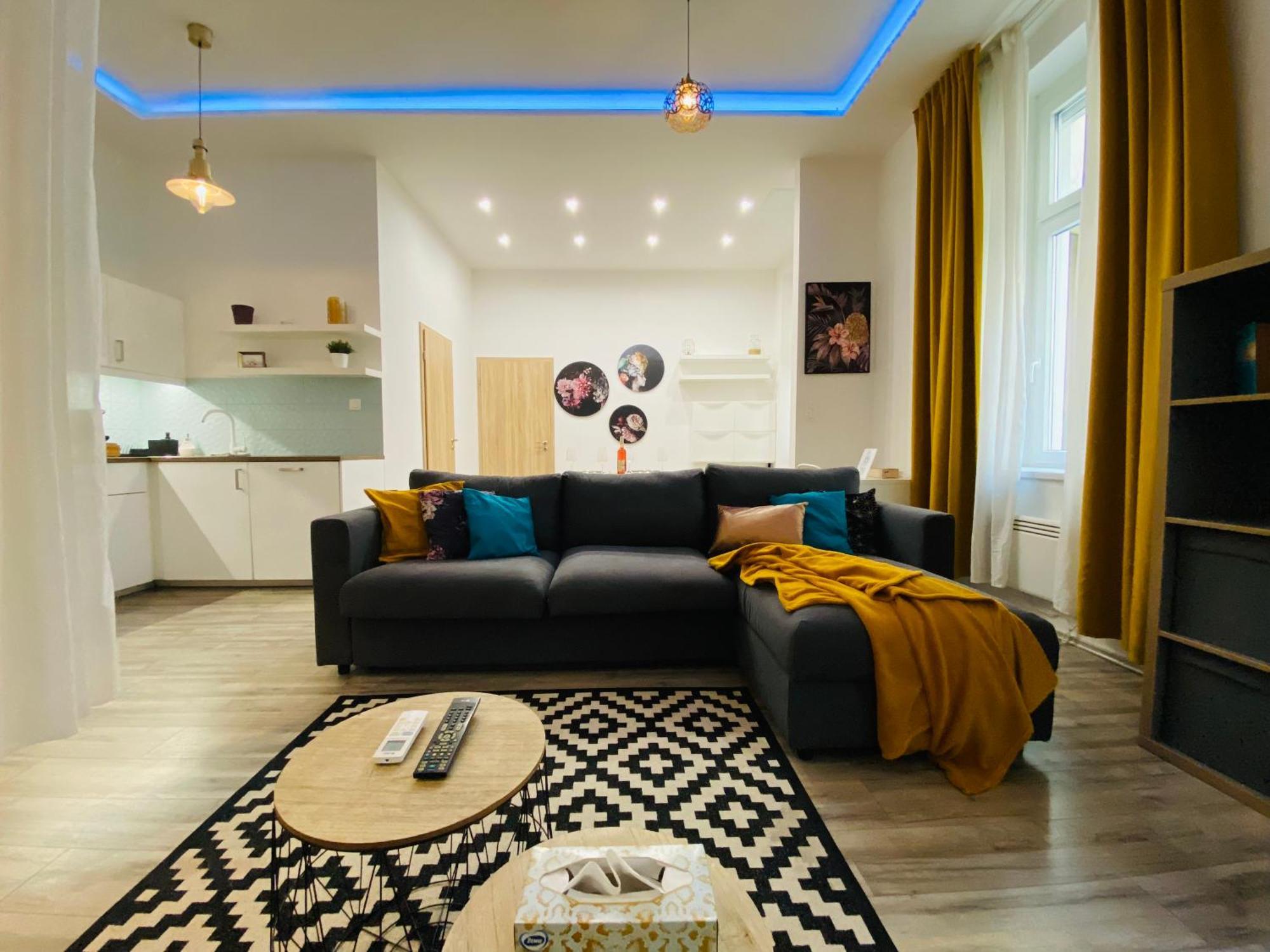 Chic Center Ac & Tropical Charm Apartamento *