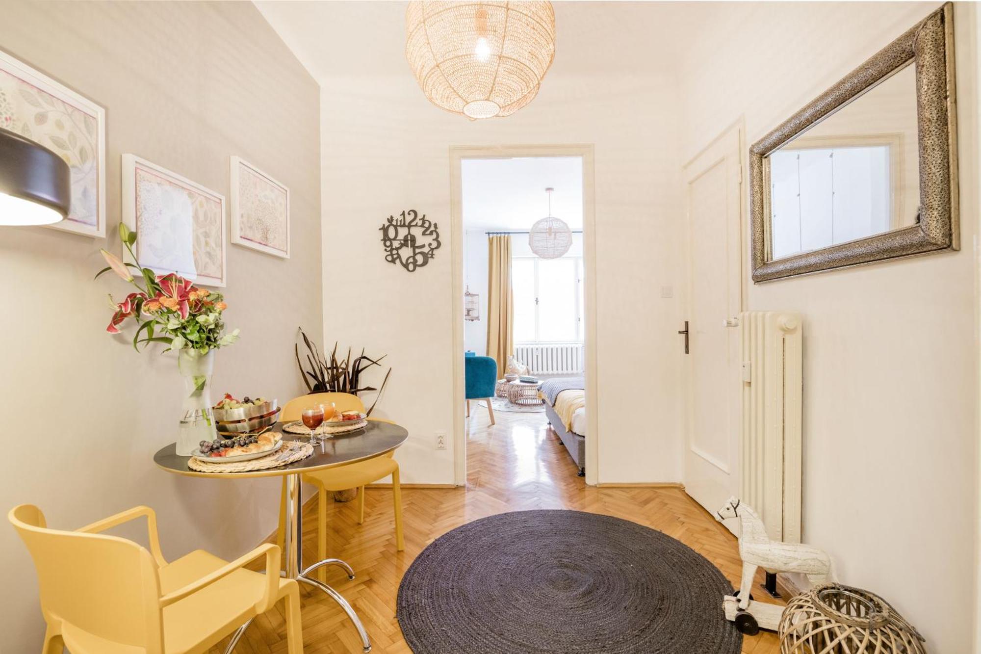 Chic Flat In Heritage Area Near The Center