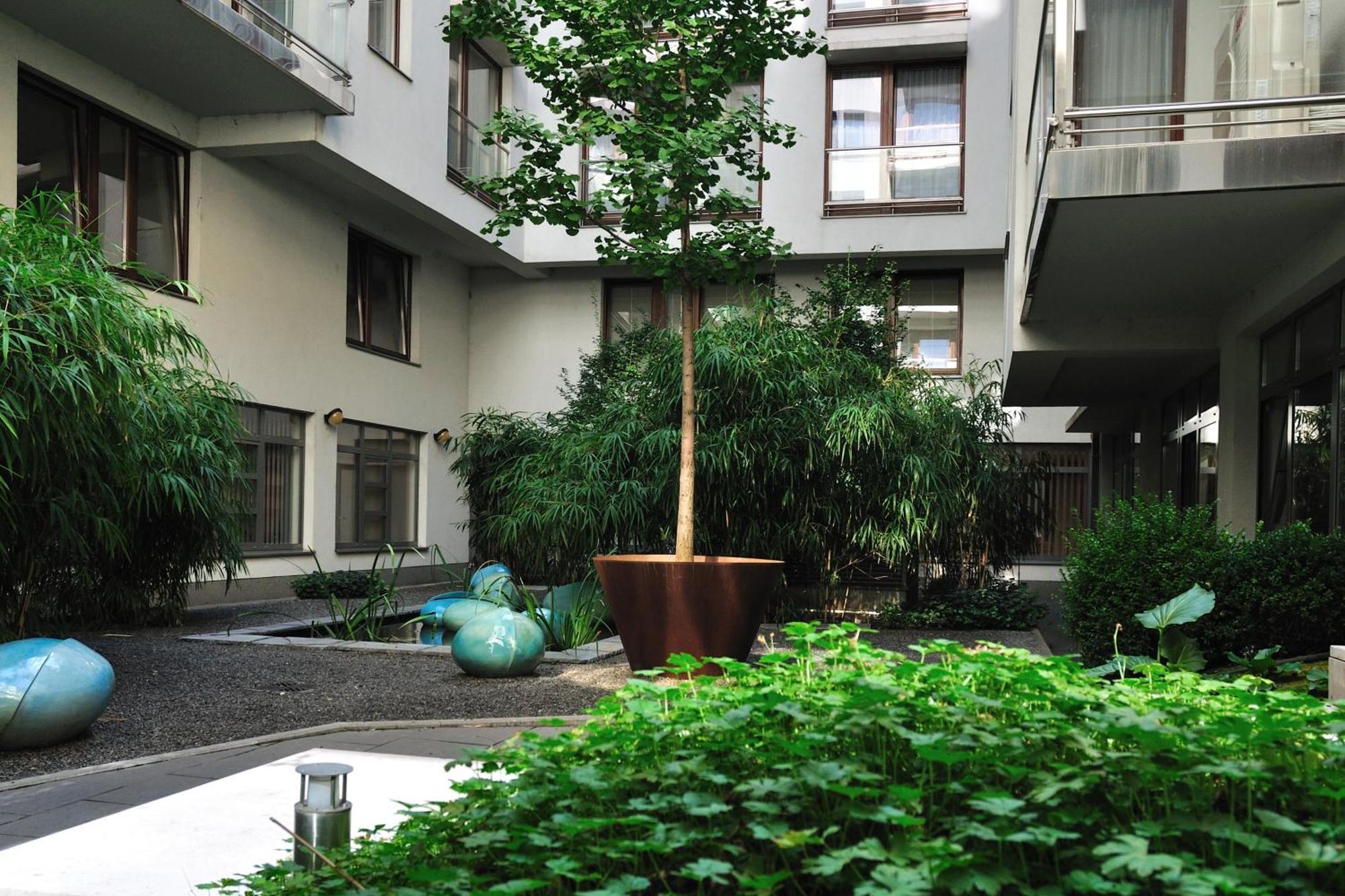 Urban Oasis With Free Parking Budapest