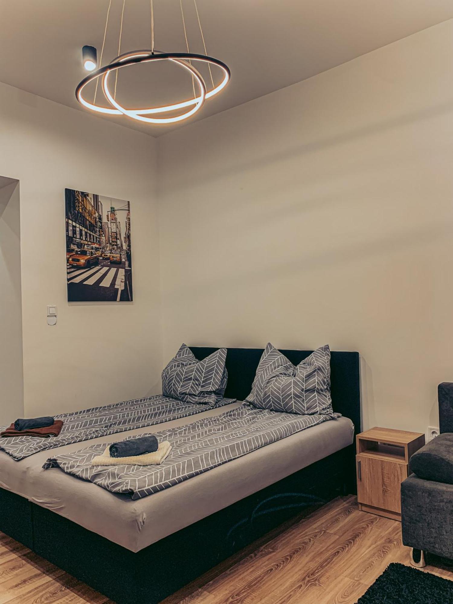 Szondi Heroes Square Apartment Budapest