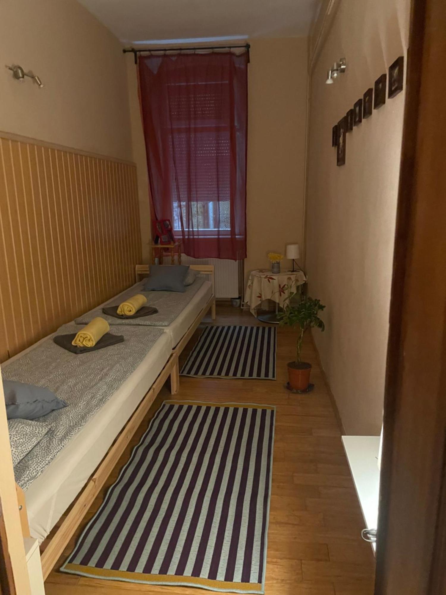 Clark Apartman **