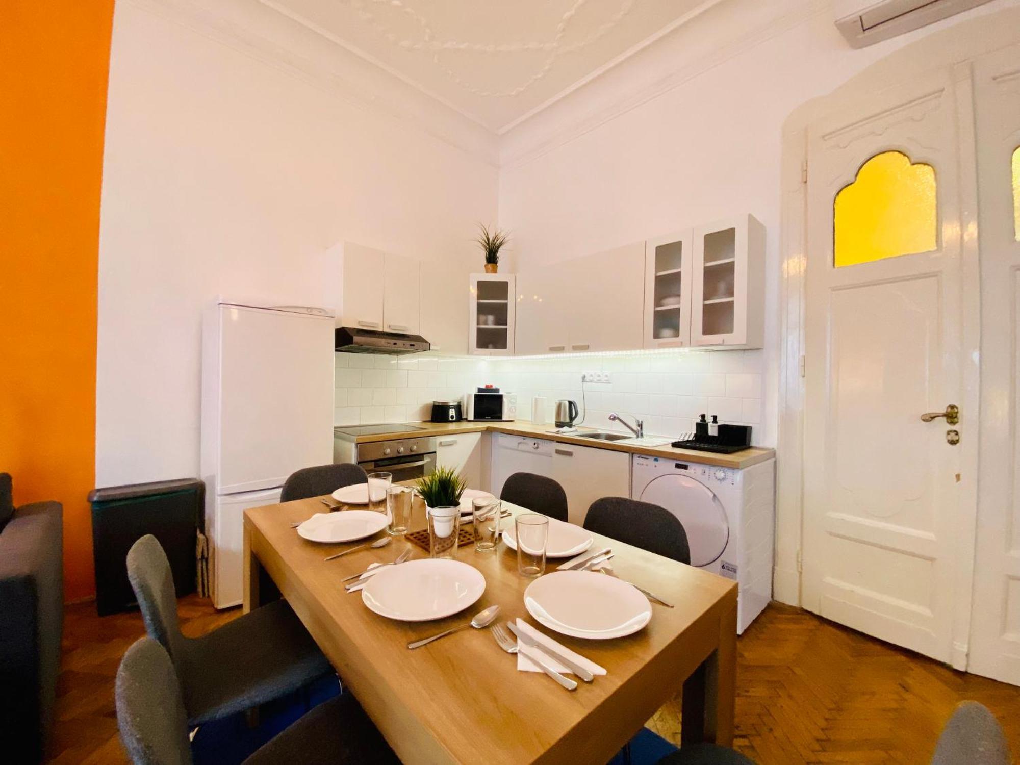 Huge Family Friendly 2br Downtown - Deco House Appartamento *