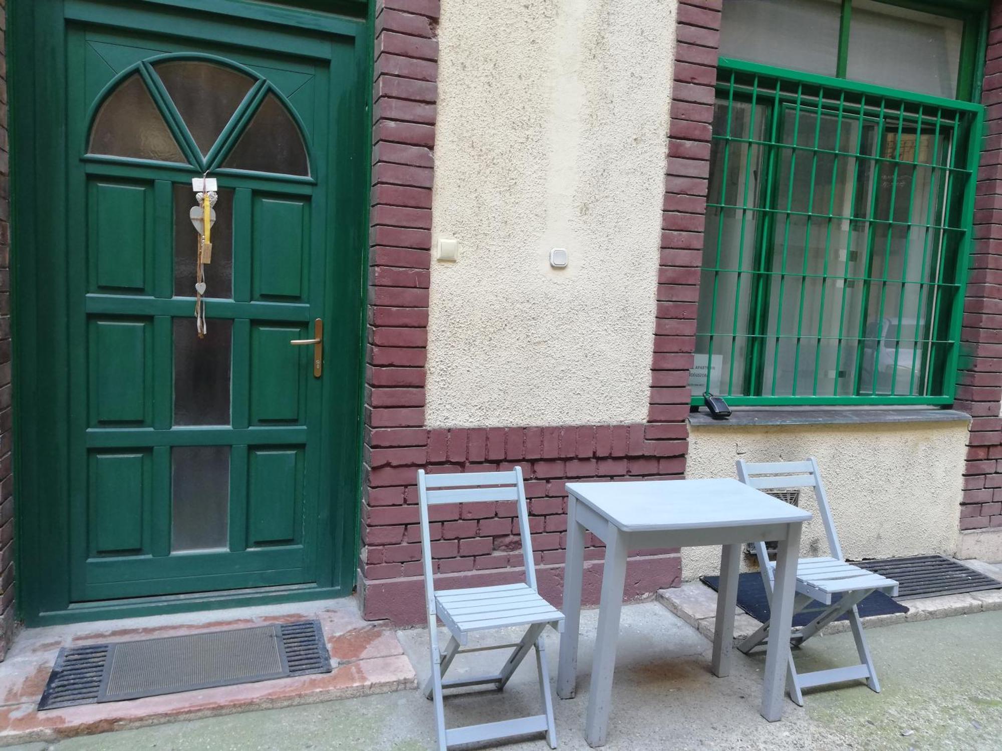 Vendegszoba-havas Utca Apartamento *