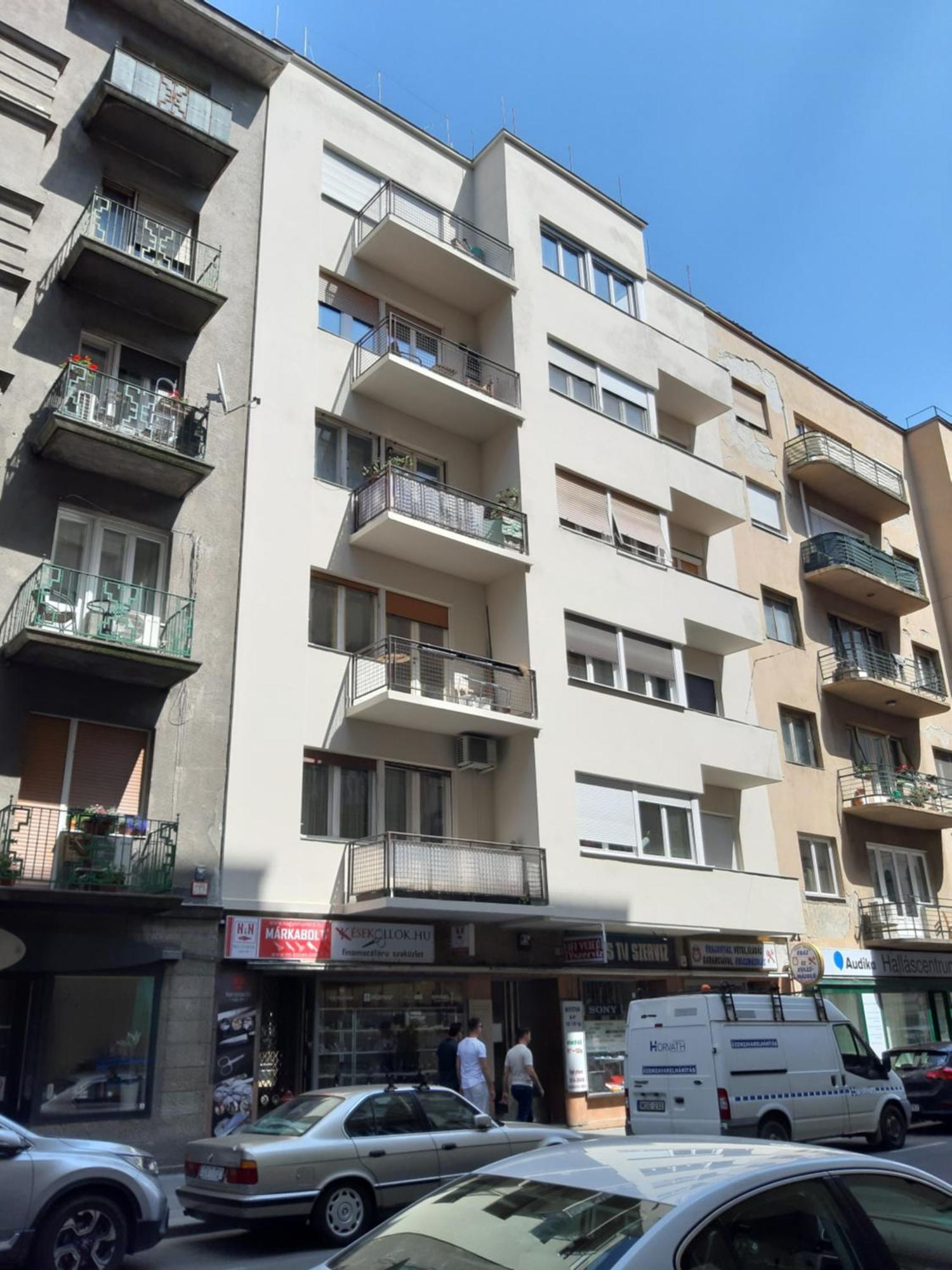 Fornax With Balcony Apartment Budapest