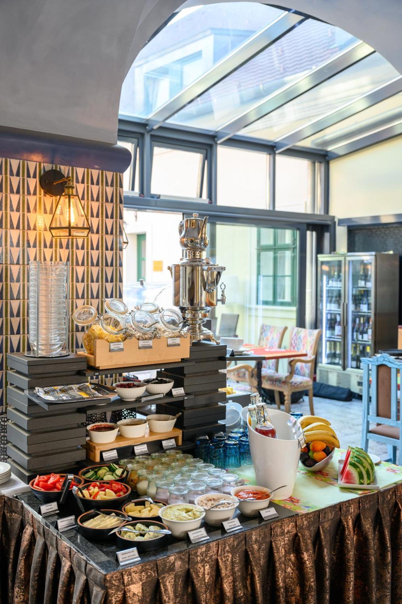 Maison Bistro & 4* Budapest