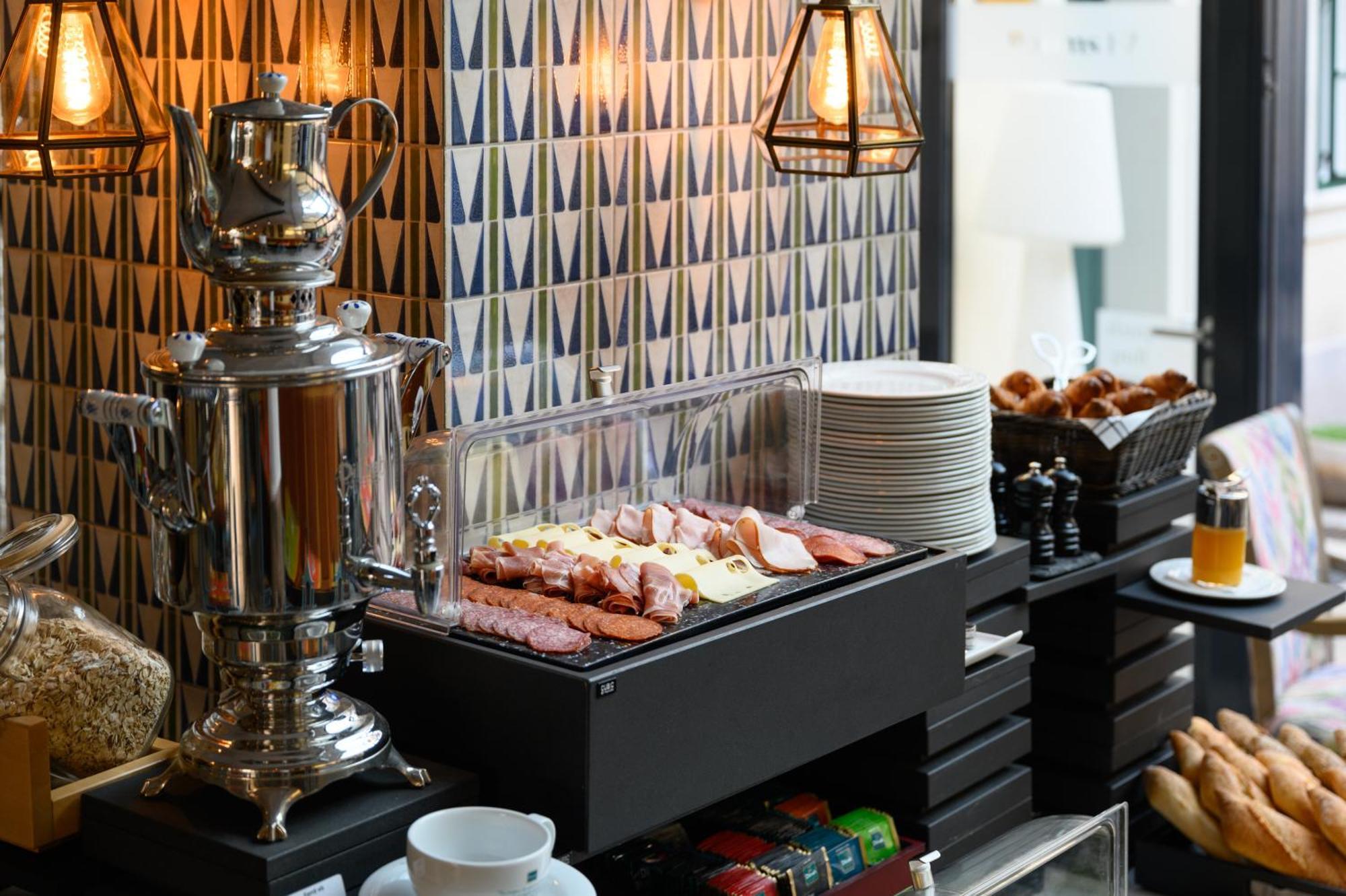 Maison Bistro & 4*