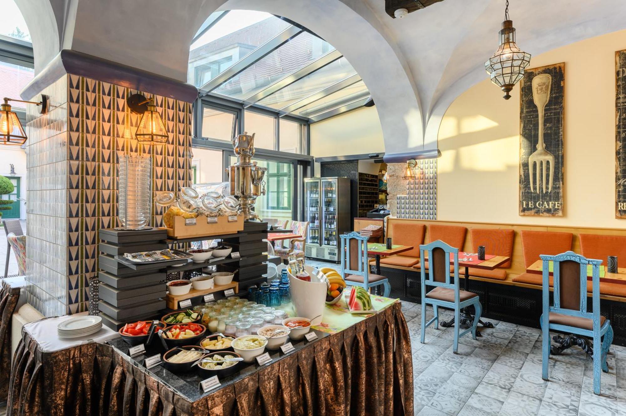 Maison Bistro & Hotel 4*