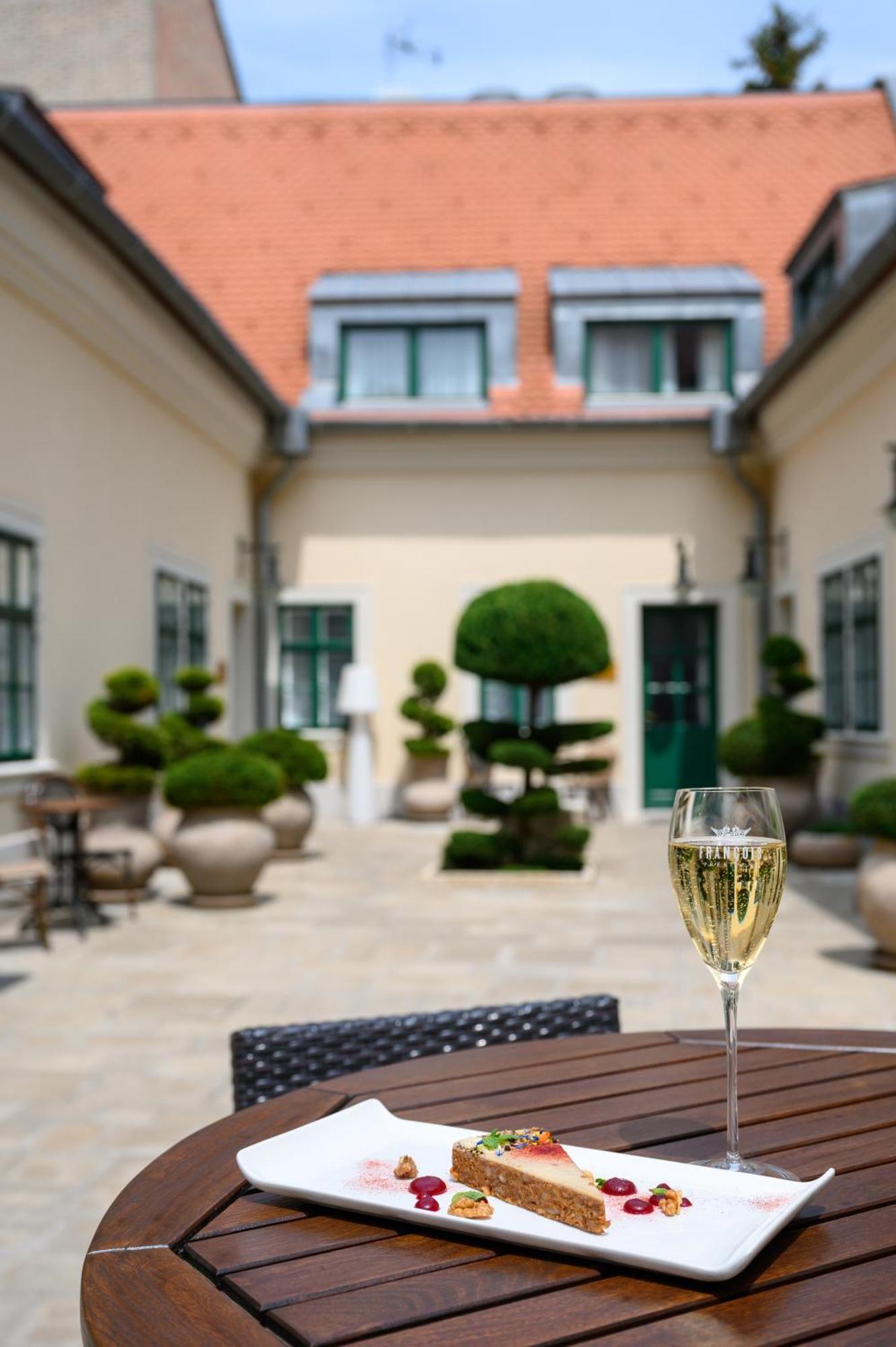 Maison Bistro & Budapest