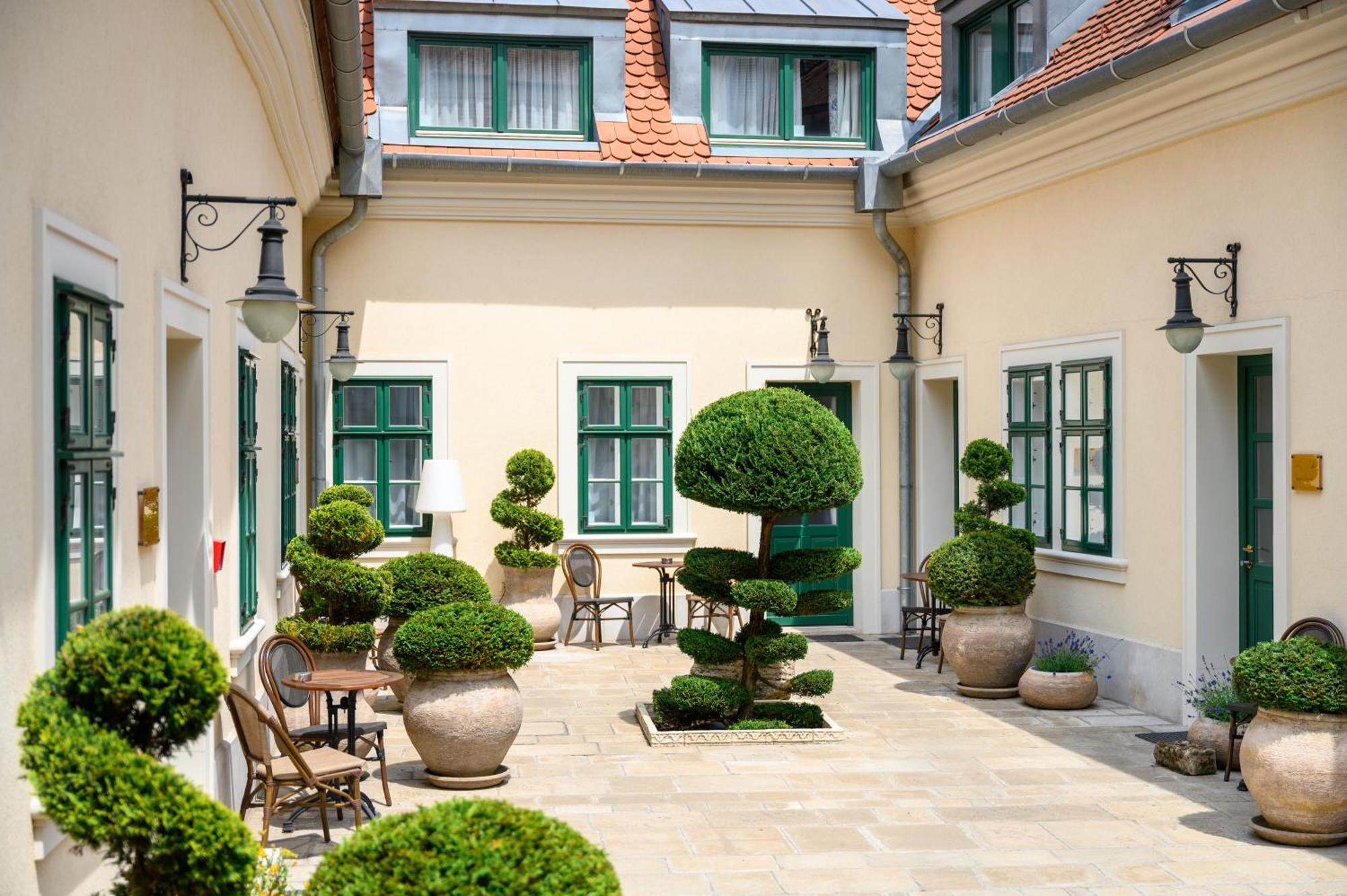 Maison Bistro & Hotel 4*
