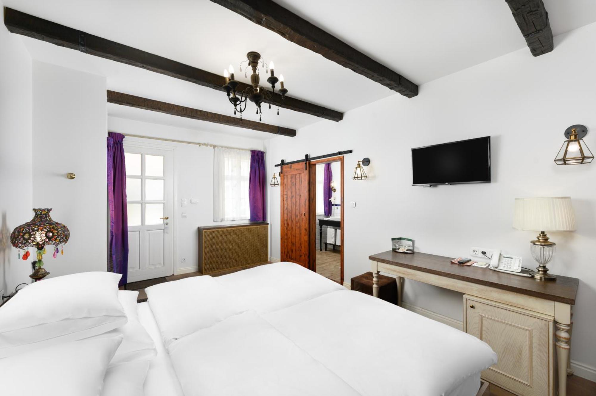 Hotel Maison Bistro & 4*