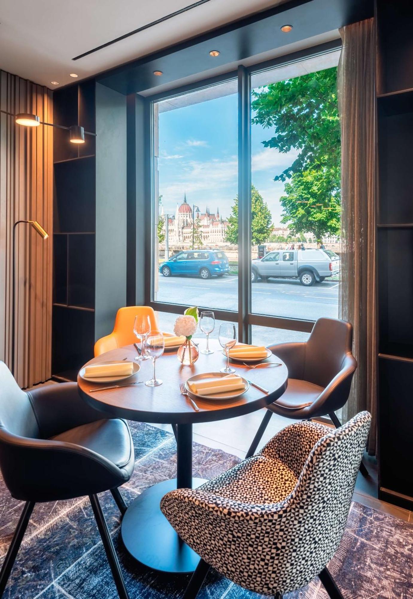 Hotel Park Plaza 4*