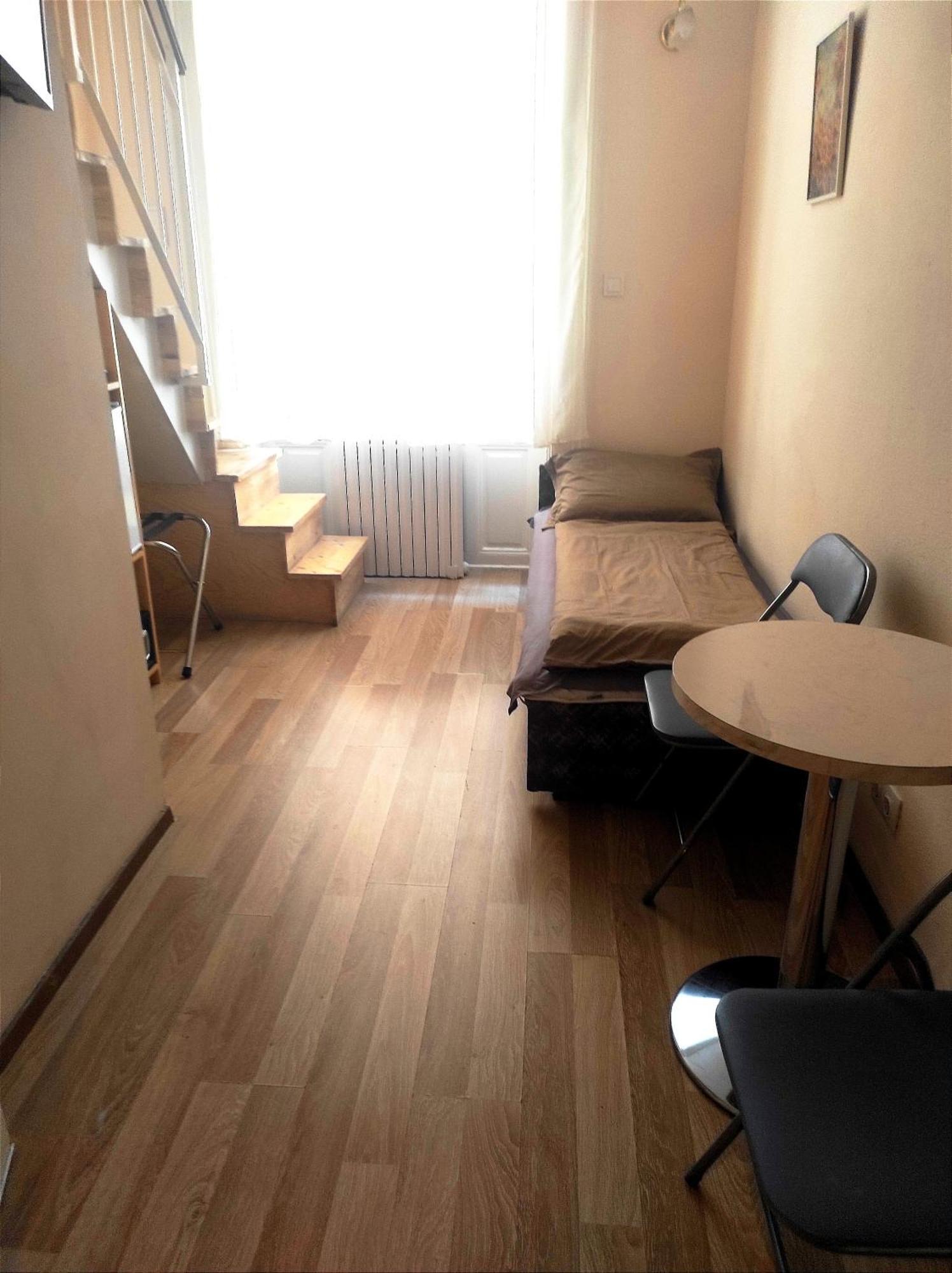Pensión Loft House *