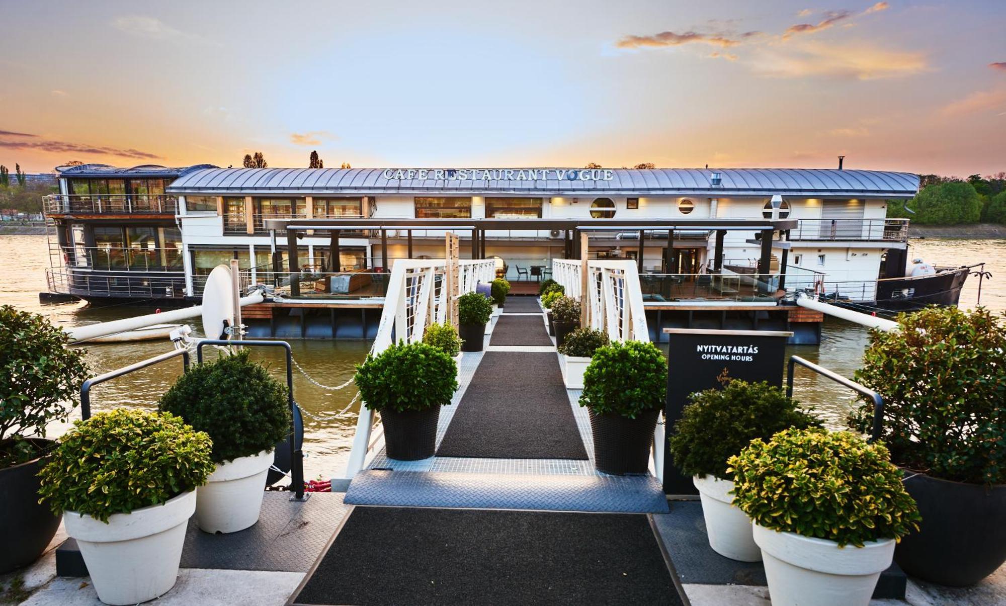 Vogue Boat * Budapest
