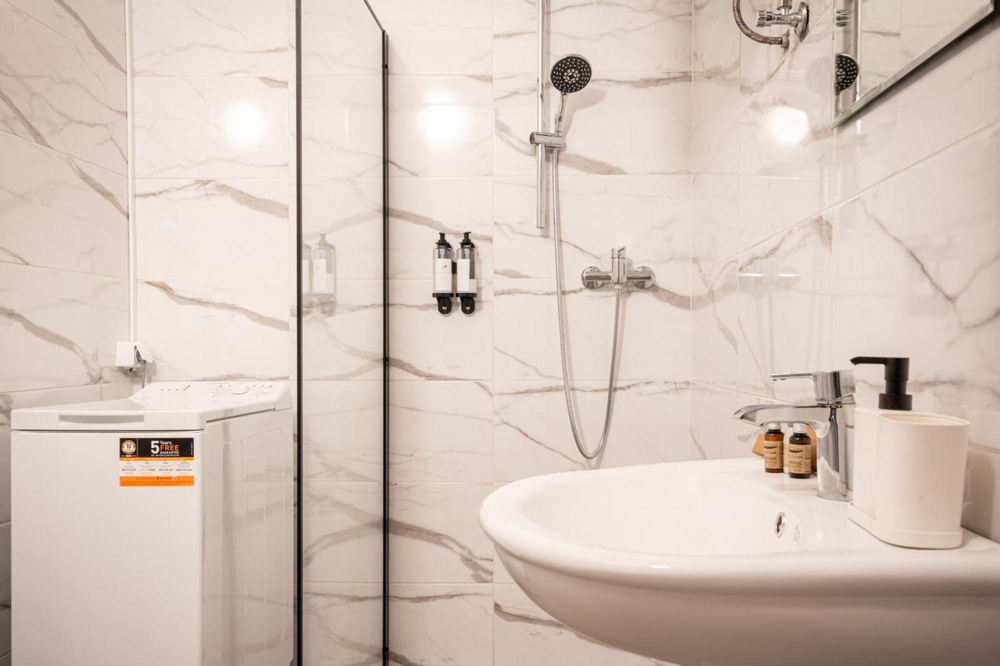 H9- Boutique Apartments, Best Location, By Bqa Apartment *