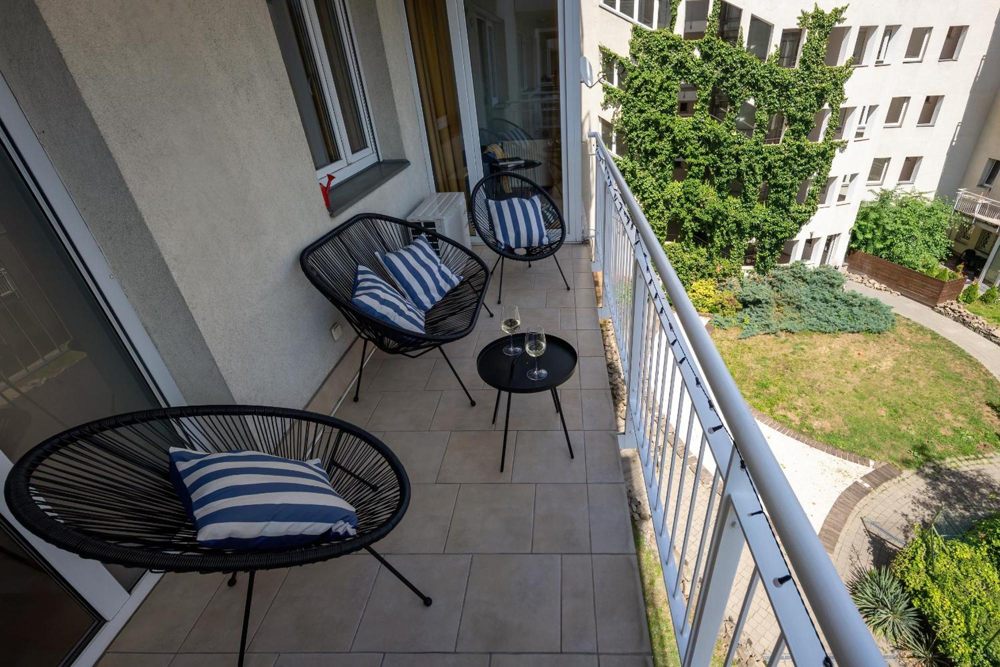 Stylish And Colorful With Balcony Apartmán *