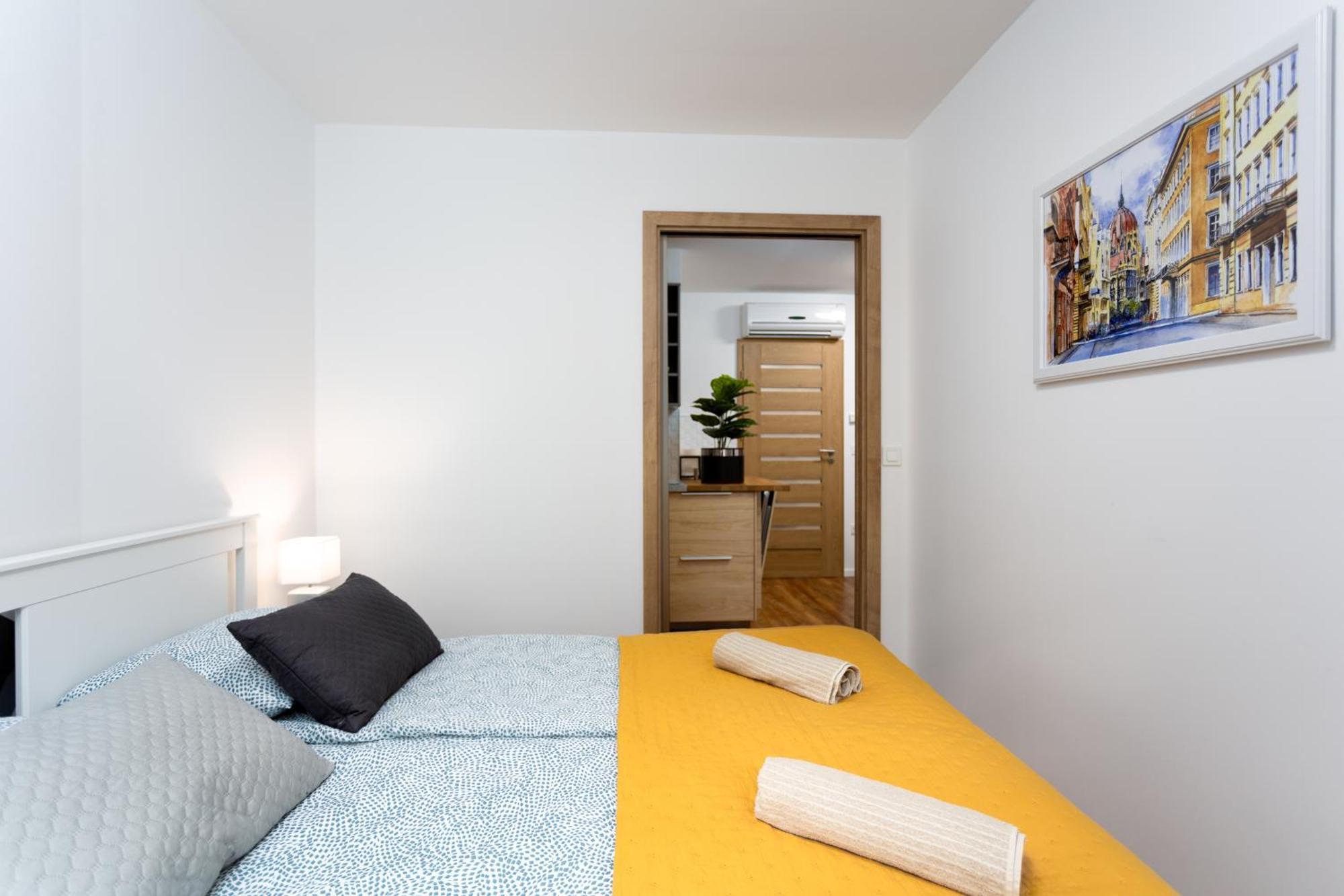 Downtown Cube Apartment